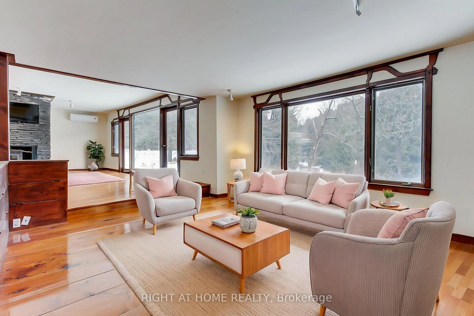 Photo 16 of 115 Valley Road, Vaughan, Kleinburg — HOMEH