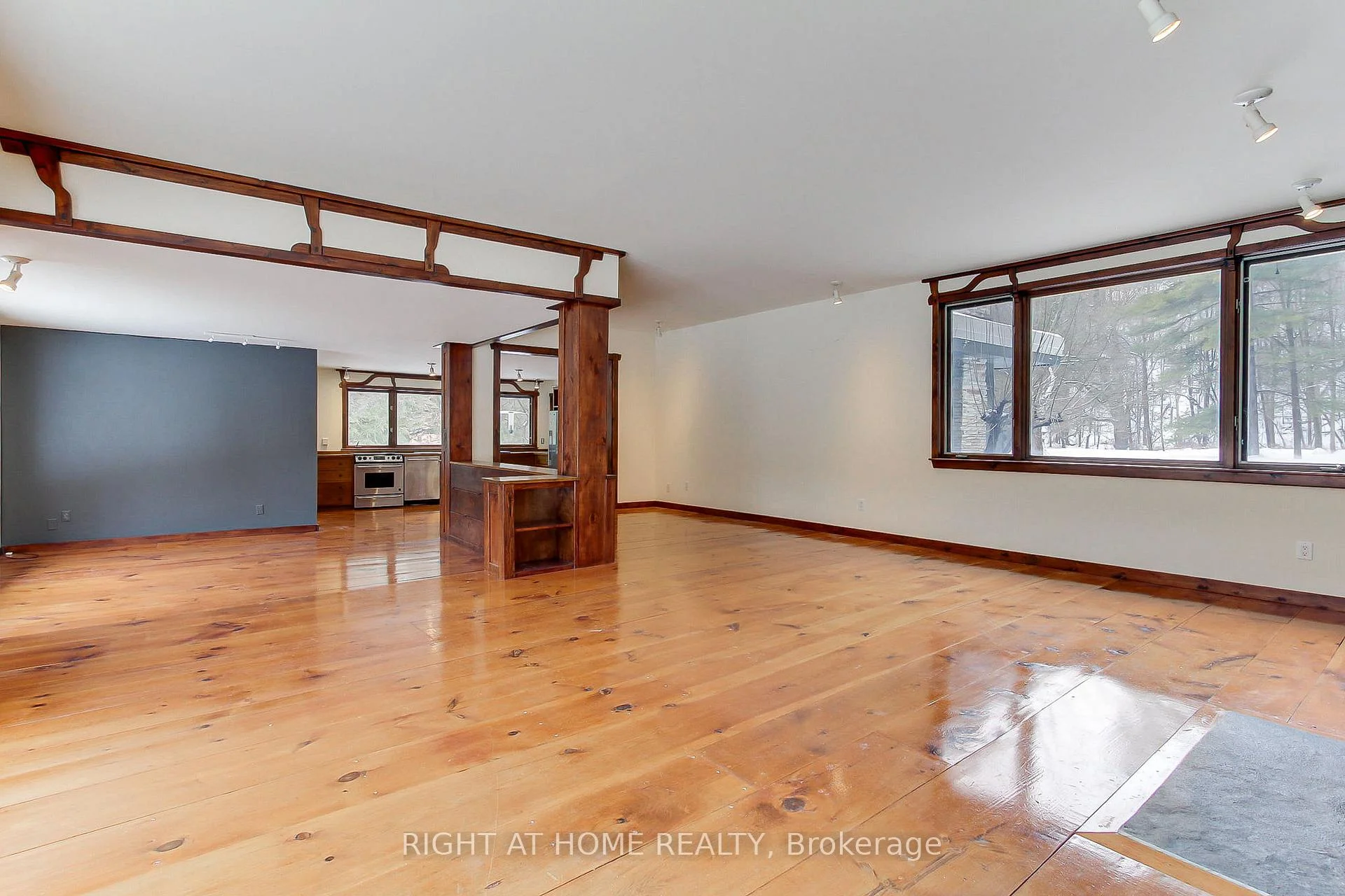 Photo 25 of 115 Valley Road, Vaughan, Kleinburg — HOMEH