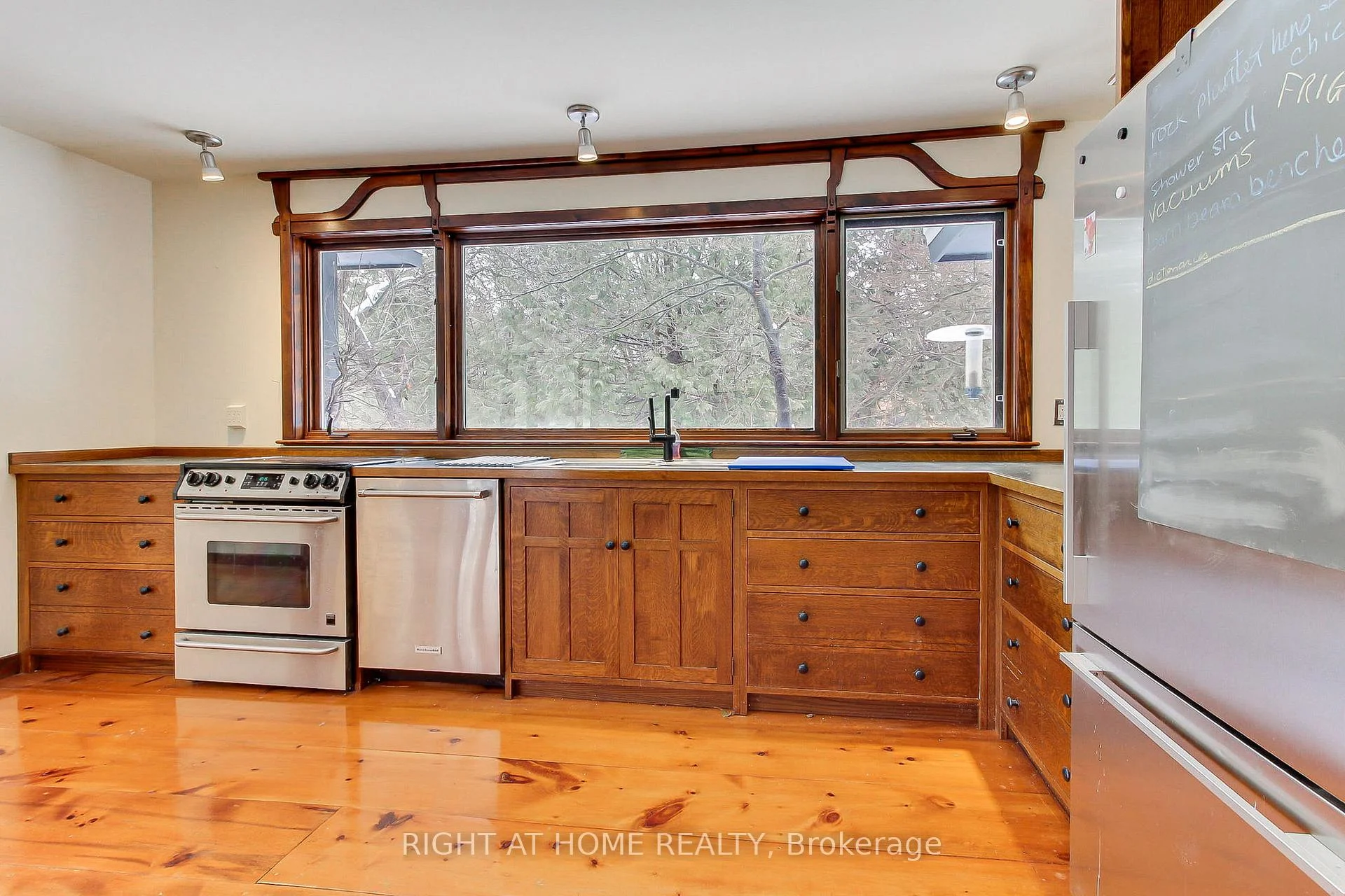 Photo 35 of 115 Valley Road, Vaughan, Kleinburg — HOMEH
