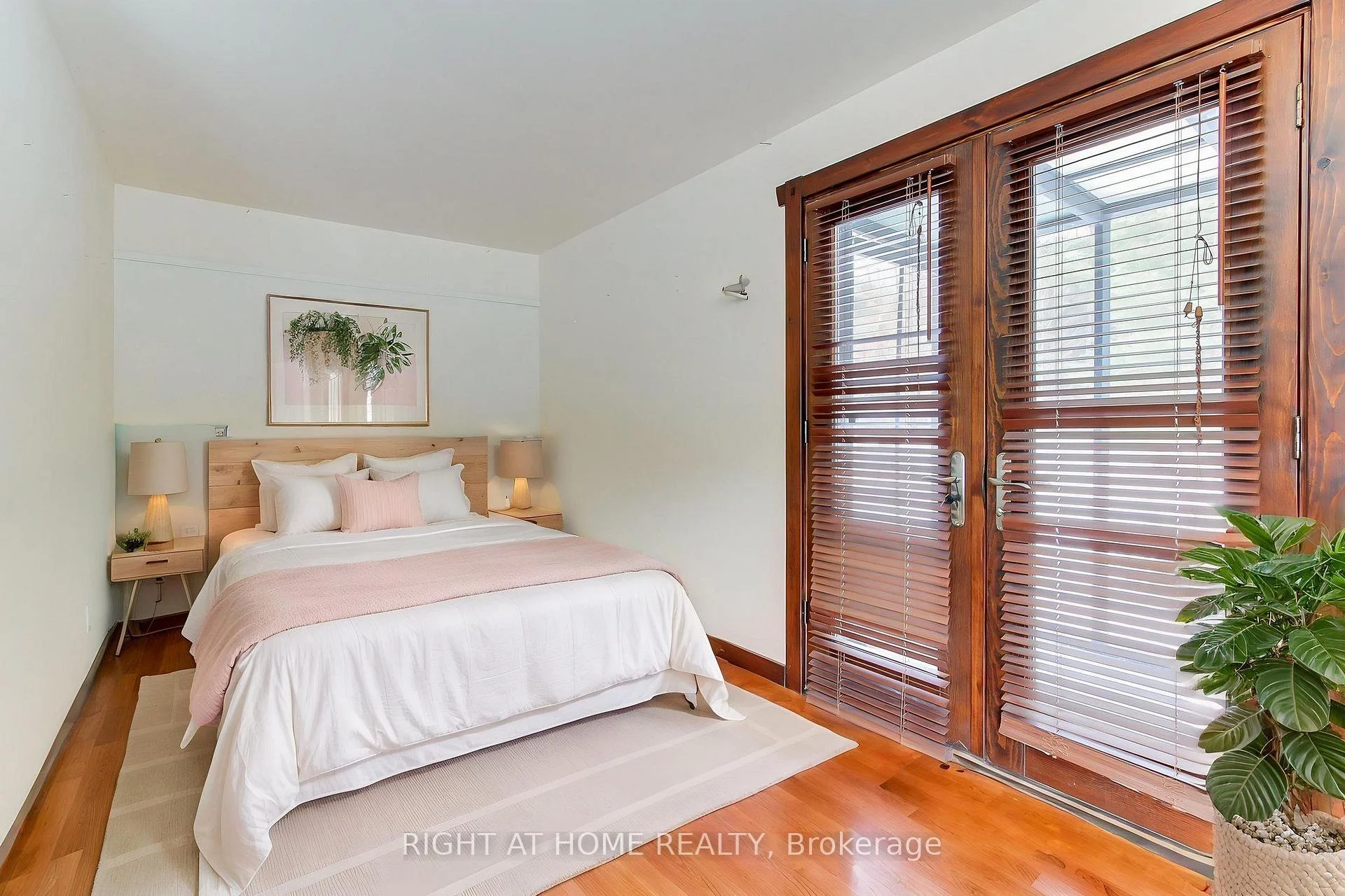 Photo 38 of 115 Valley Road, Vaughan, Kleinburg — HOMEH