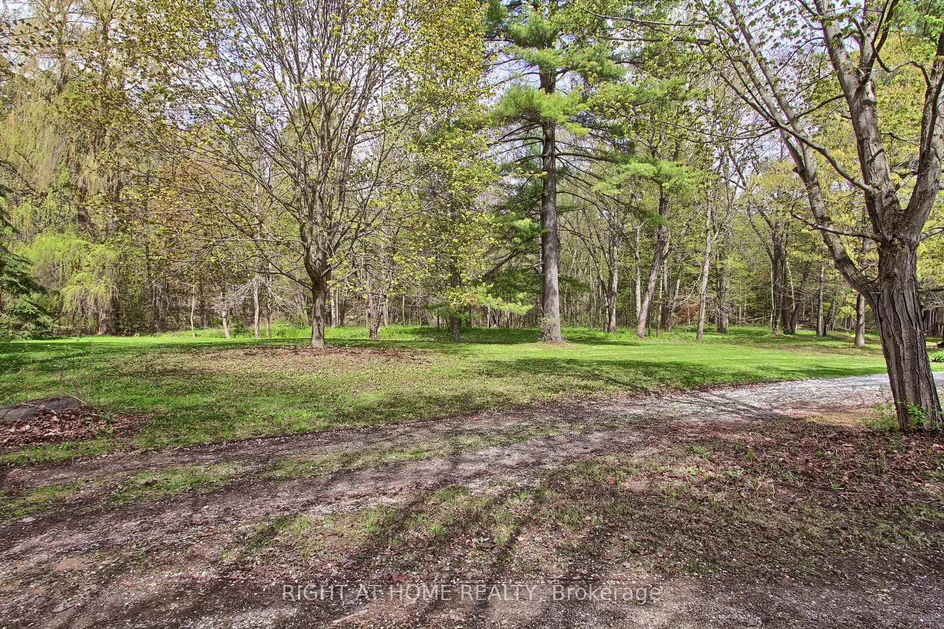 Photo 48 of 115 Valley Road, Vaughan, Kleinburg — HOMEH