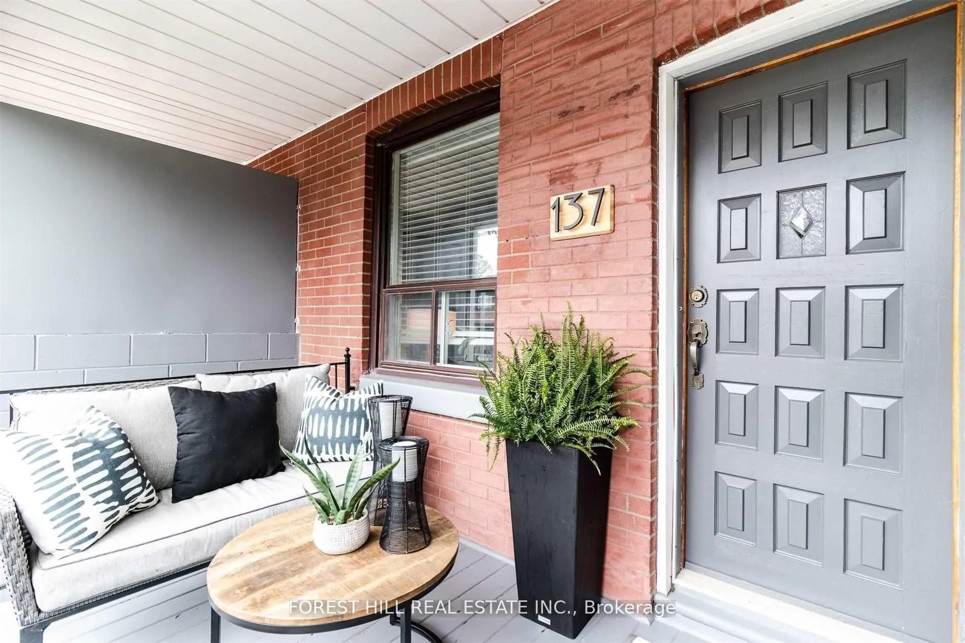 Front of Unit Main, 137 Earlscourt Avenue