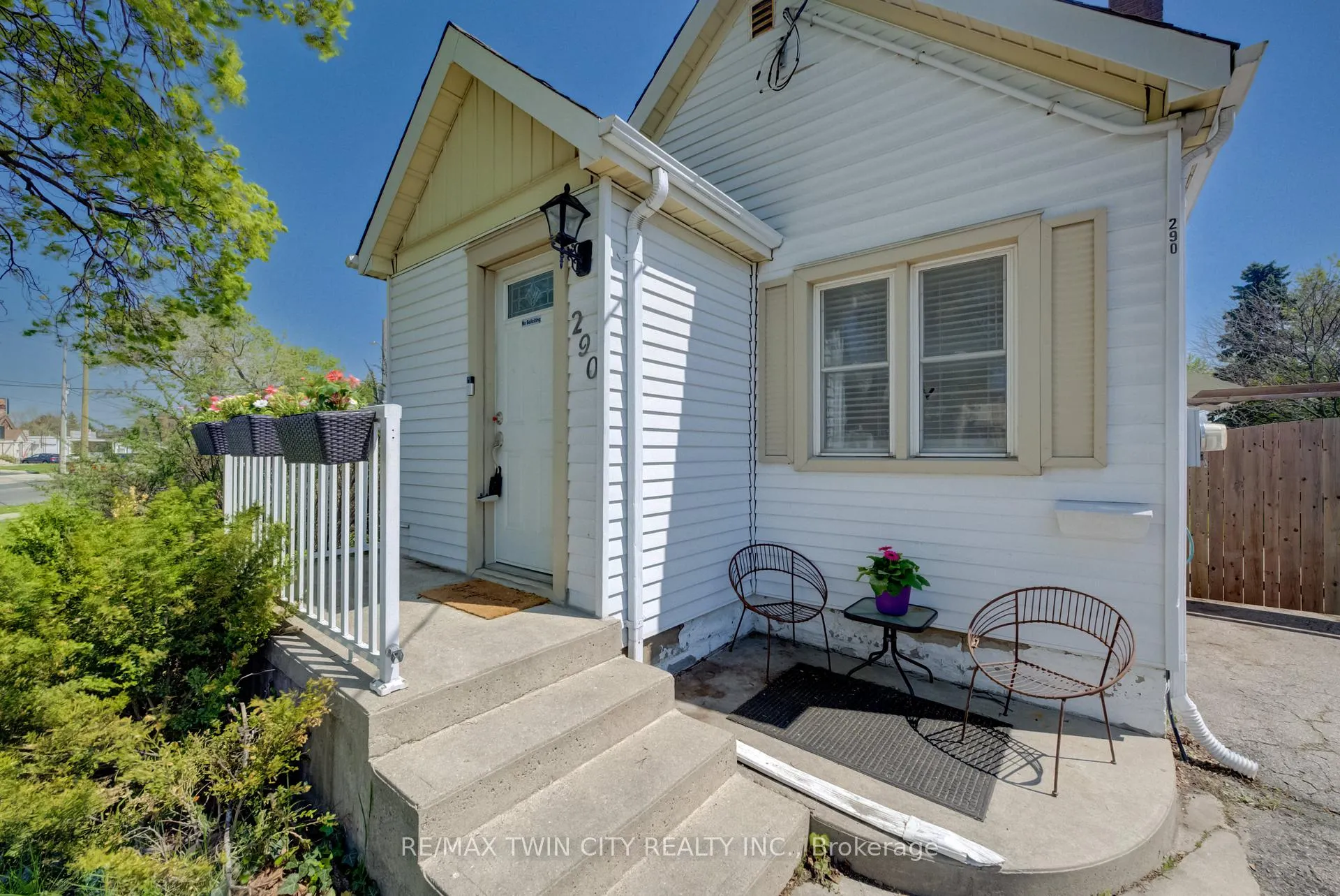 Photo 3 of 290 Lancaster Street W, Kitchener — HOMEH