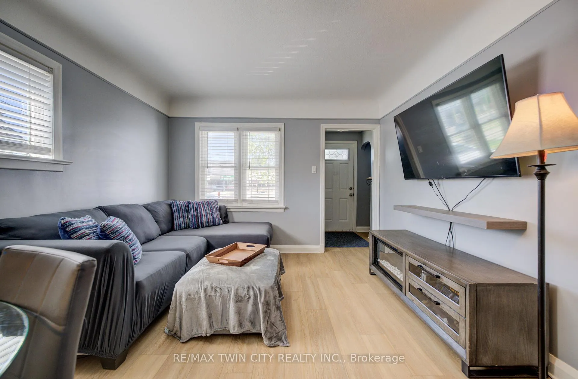 Photo 5 of 290 Lancaster Street W, Kitchener — HOMEH