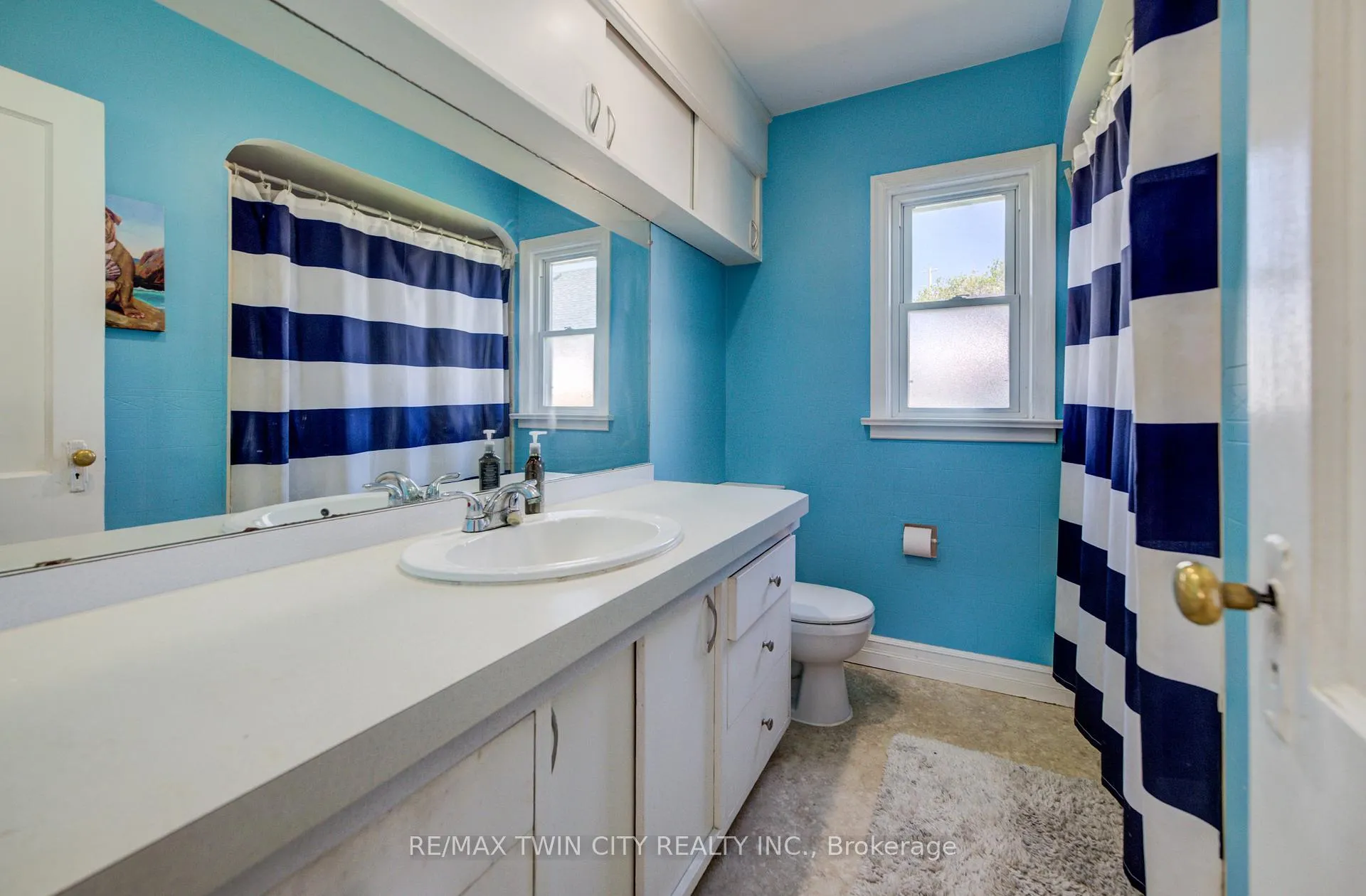 Photo 12 of 290 Lancaster Street W, Kitchener — HOMEH