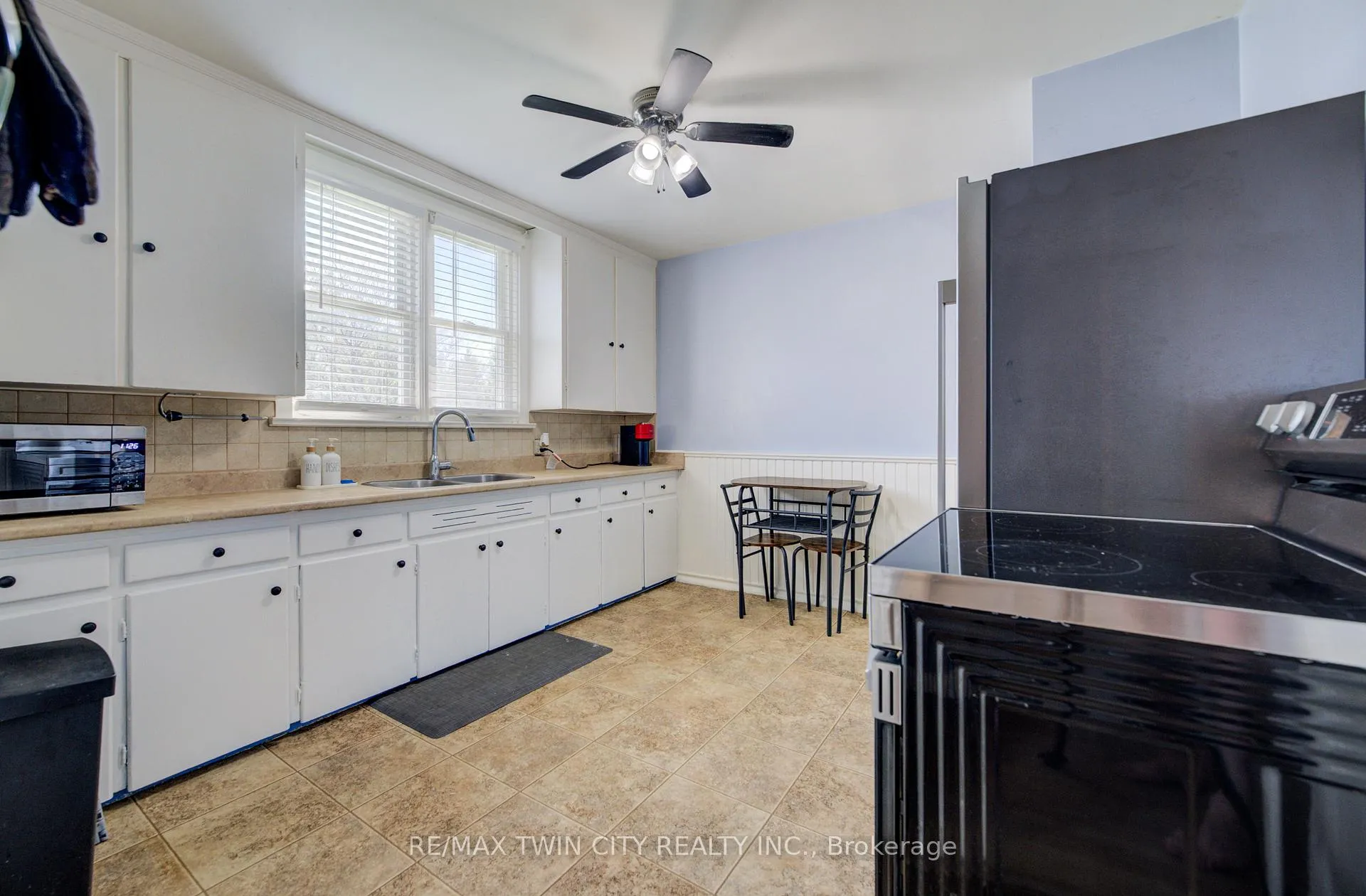 Photo 14 of 290 Lancaster Street W, Kitchener — HOMEH