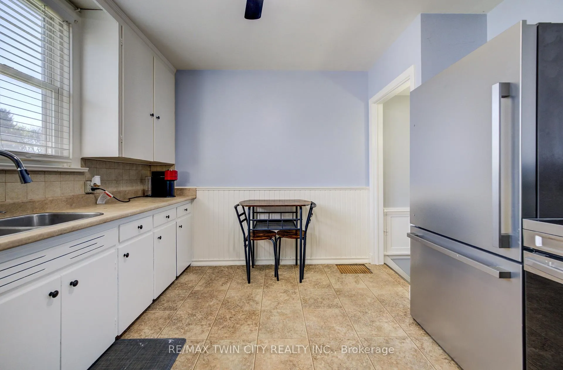 Photo 15 of 290 Lancaster Street W, Kitchener — HOMEH