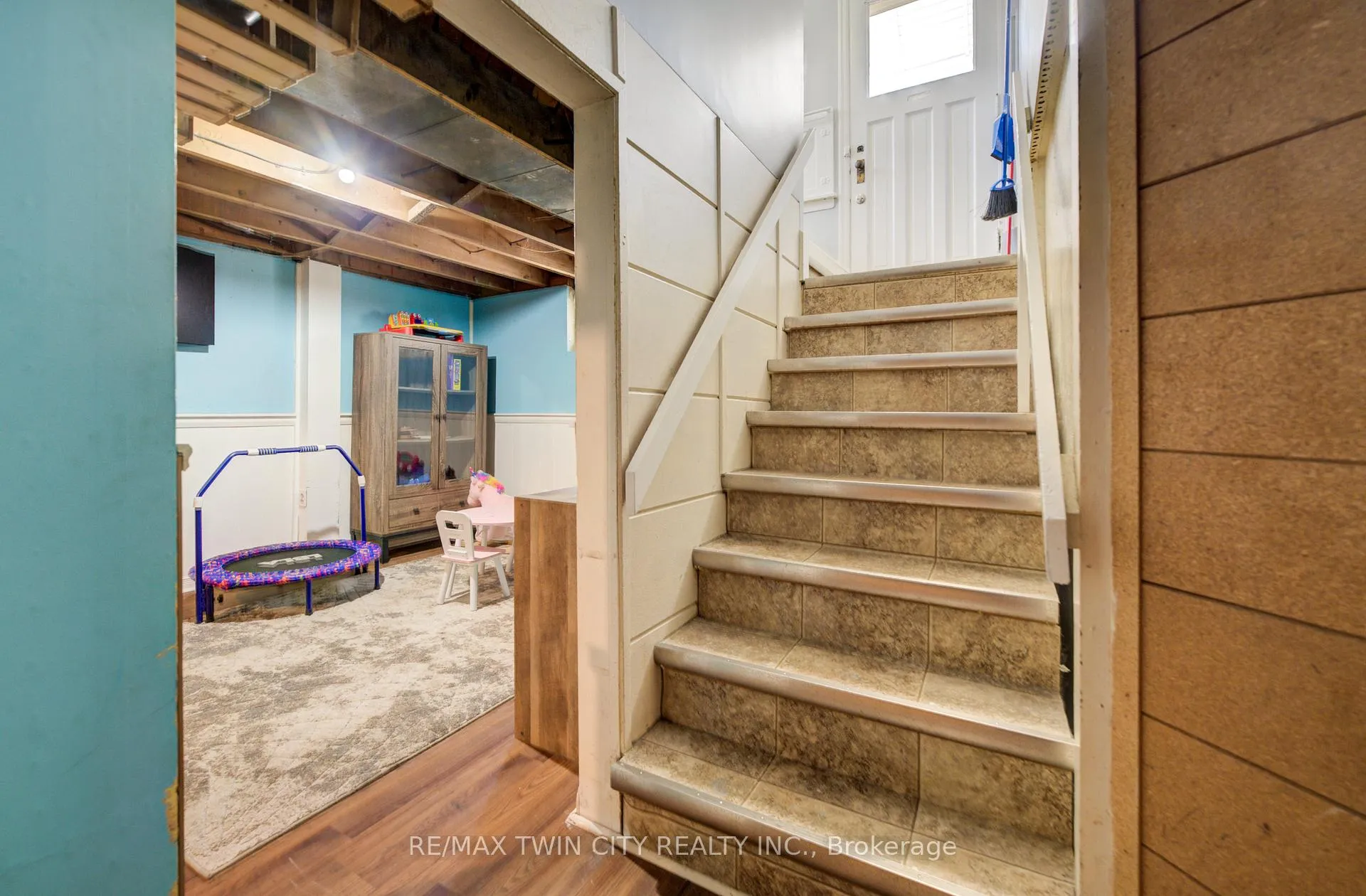Photo 20 of 290 Lancaster Street W, Kitchener — HOMEH