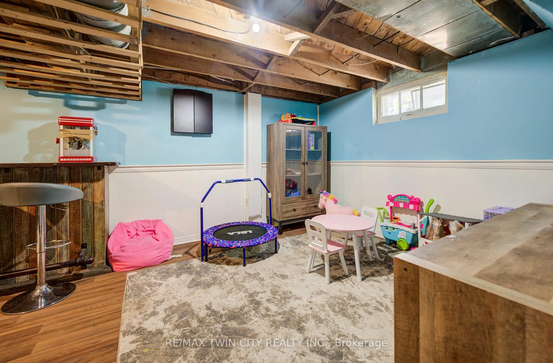 Photo 21 of 290 Lancaster Street W, Kitchener — HOMEH