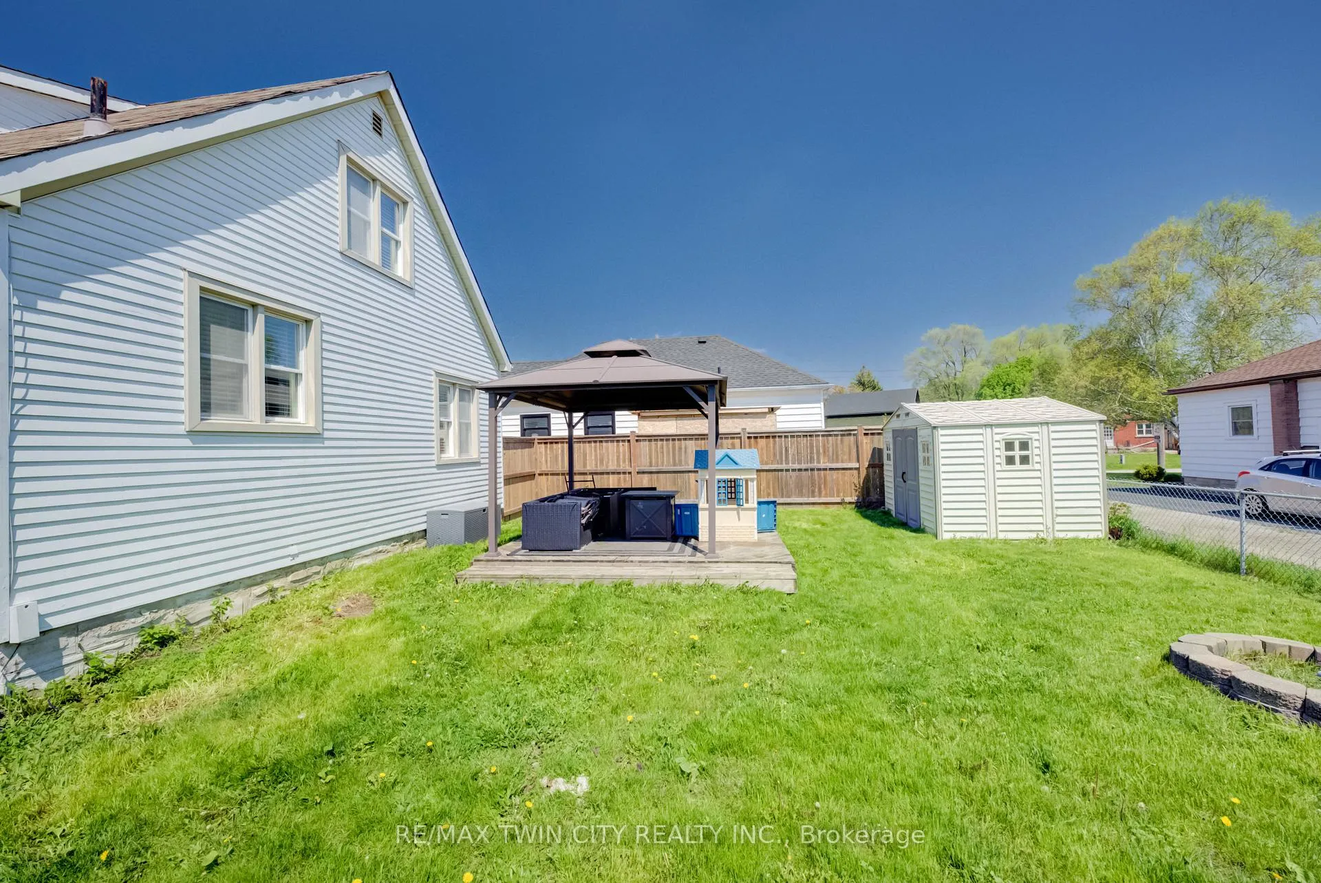 Photo 25 of 290 Lancaster Street W, Kitchener — HOMEH