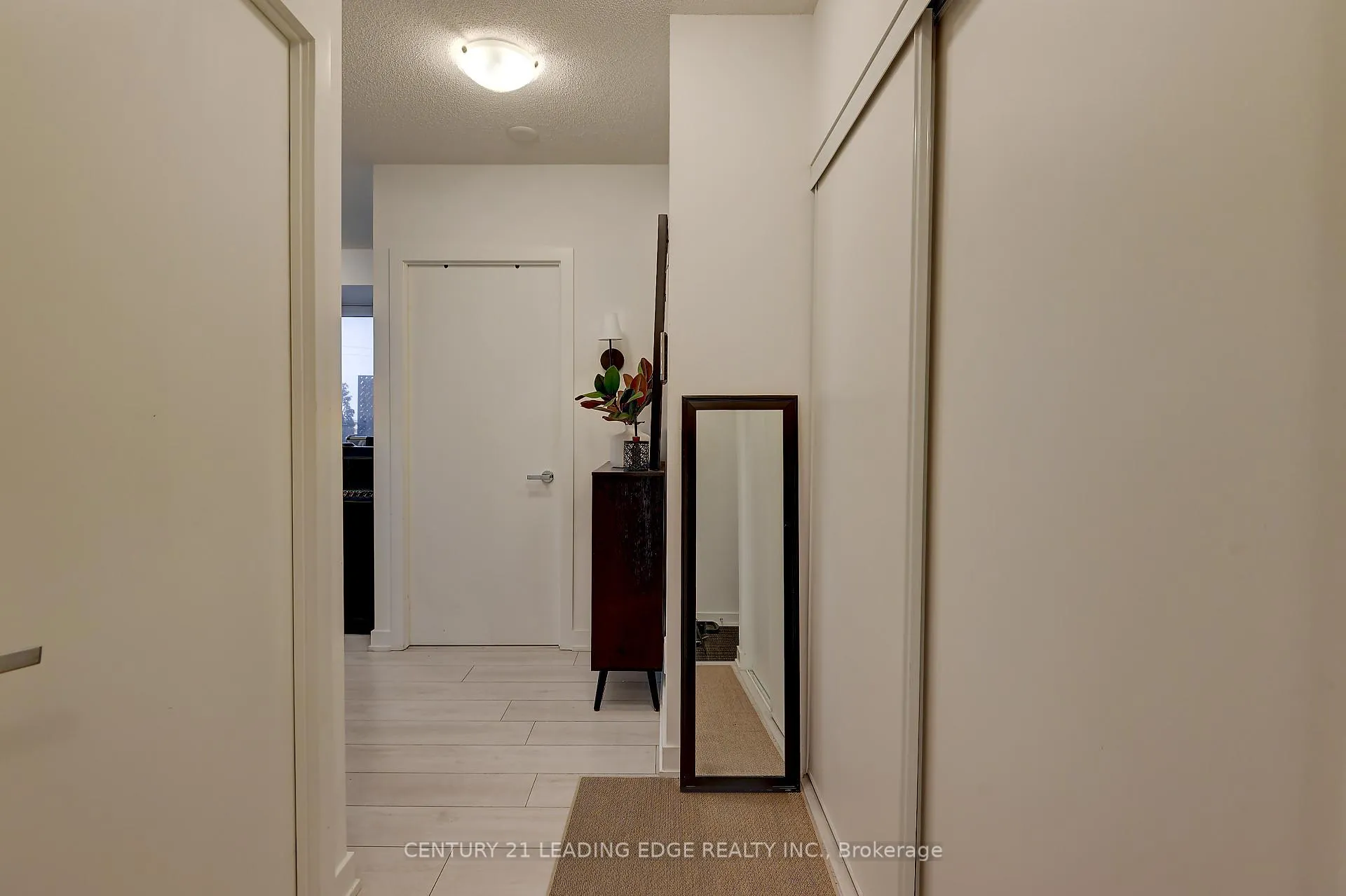 Photo 5 of Unit B211, 3200 Dakota Common, Burlington, Alton — HOMEH