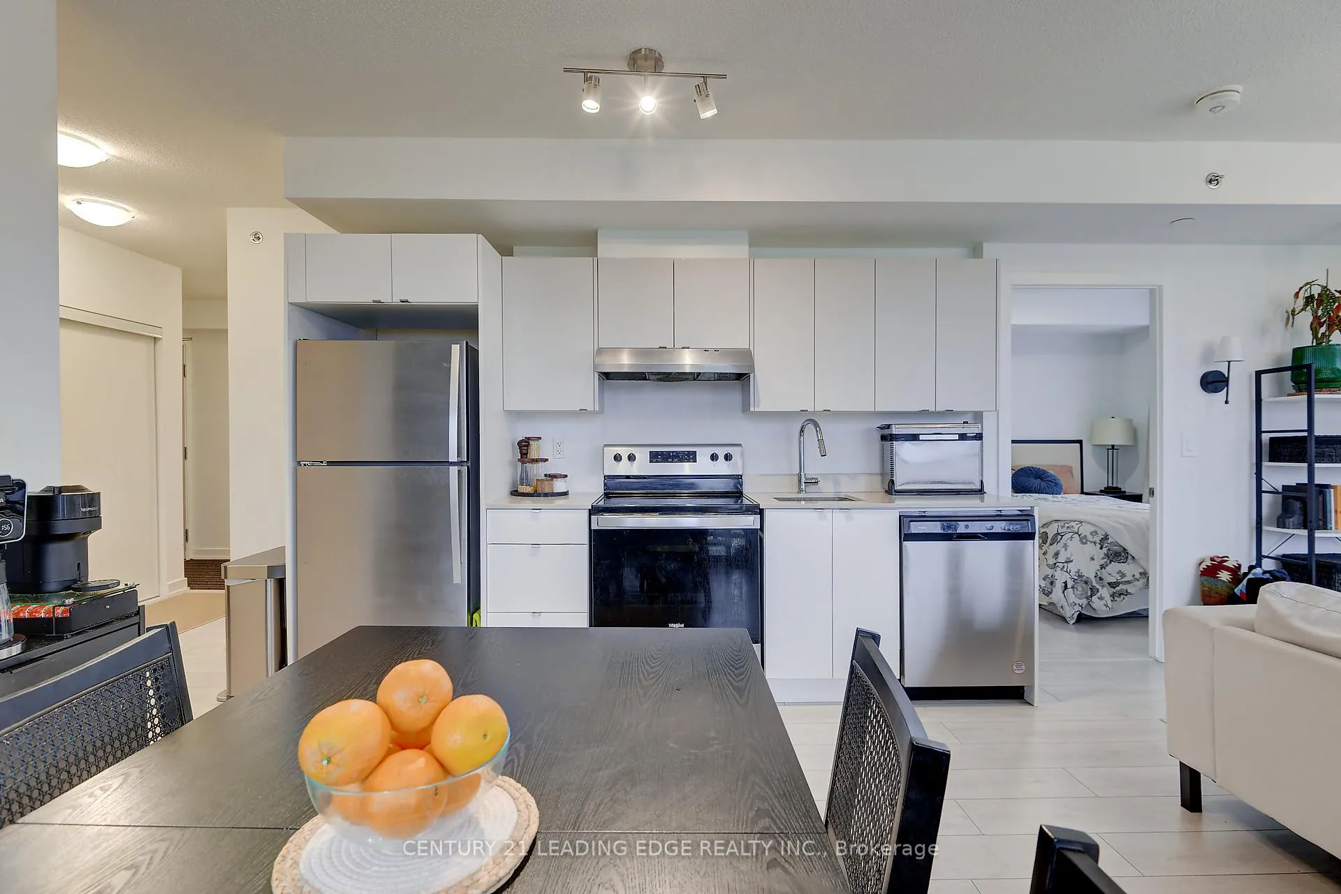 Photo 8 of Unit B211, 3200 Dakota Common, Burlington, Alton — HOMEH