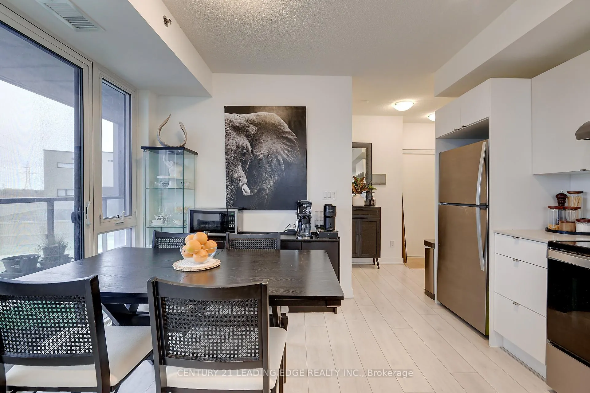 Photo 10 of Unit B211, 3200 Dakota Common, Burlington, Alton — HOMEH
