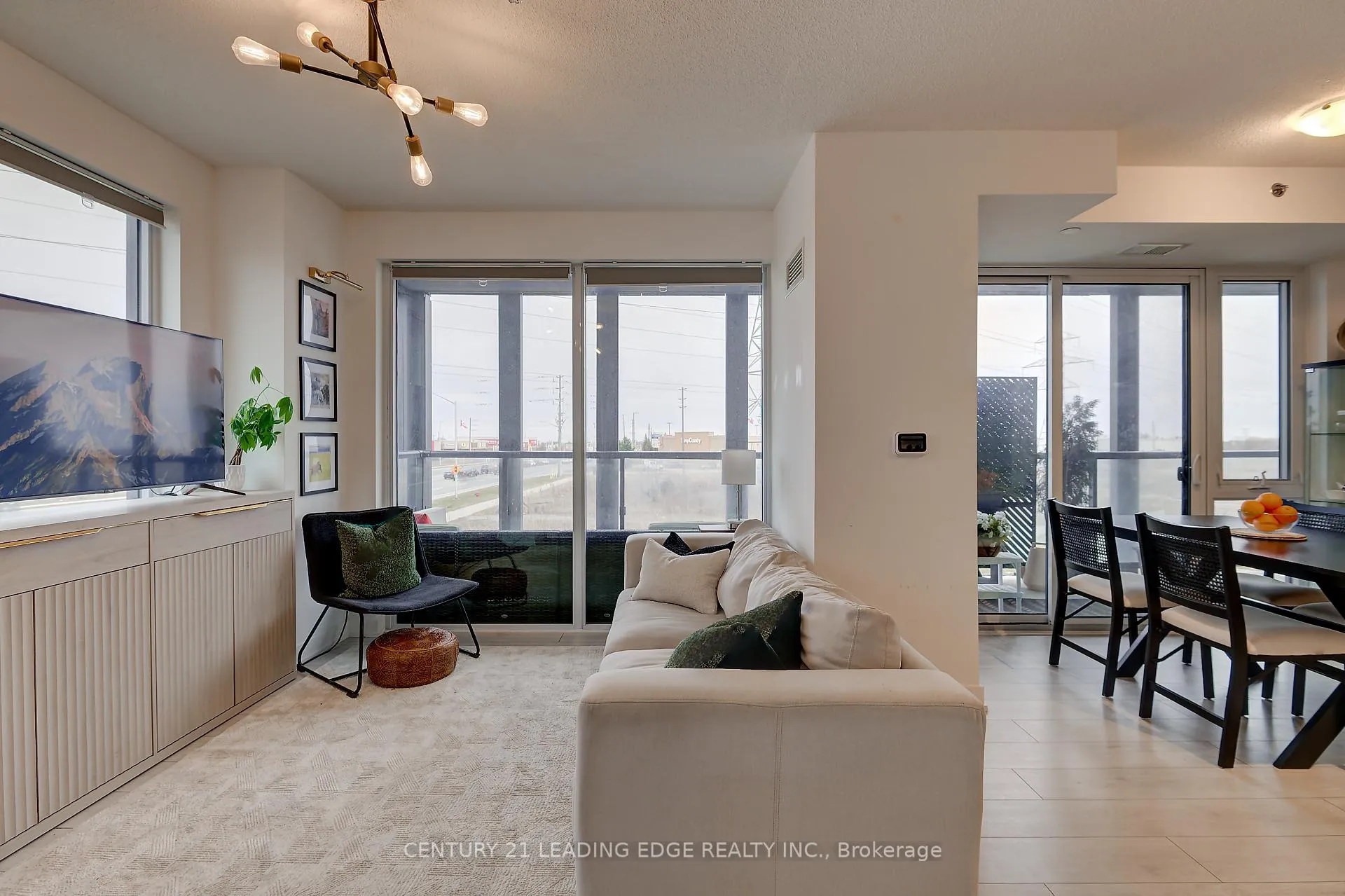 Photo 11 of Unit B211, 3200 Dakota Common, Burlington, Alton — HOMEH