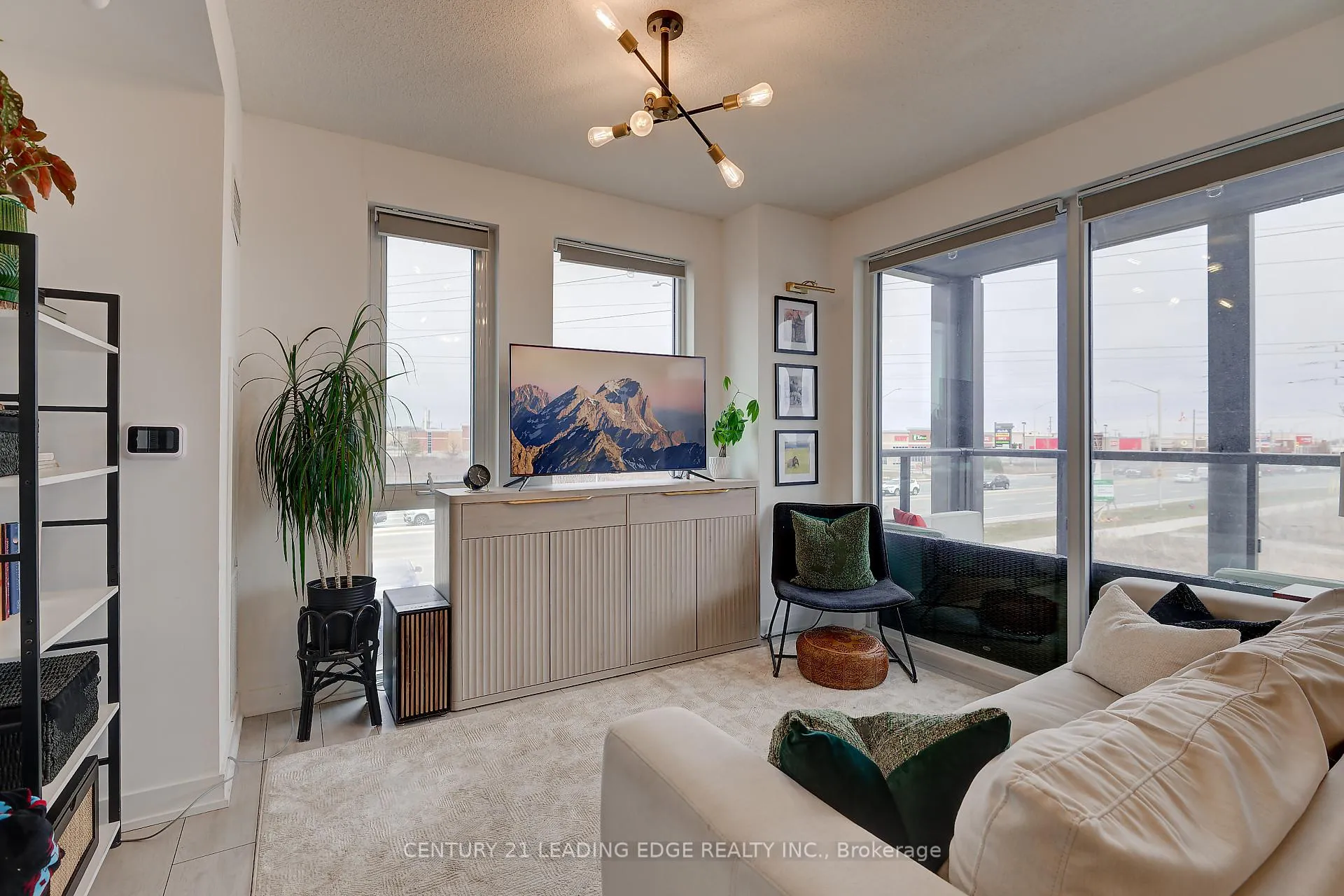 Photo 12 of Unit B211, 3200 Dakota Common, Burlington, Alton — HOMEH