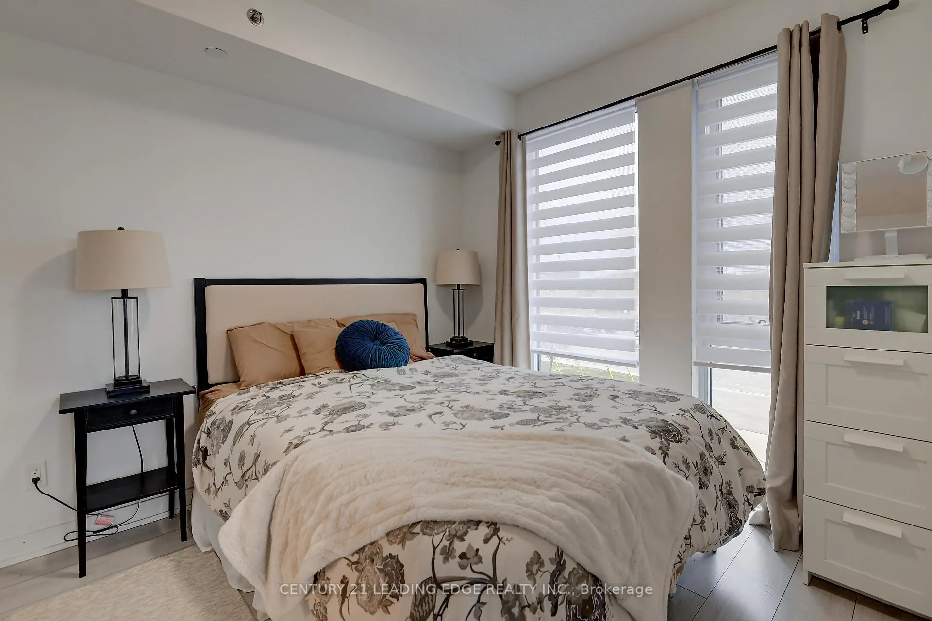 Photo 13 of Unit B211, 3200 Dakota Common, Burlington, Alton — HOMEH
