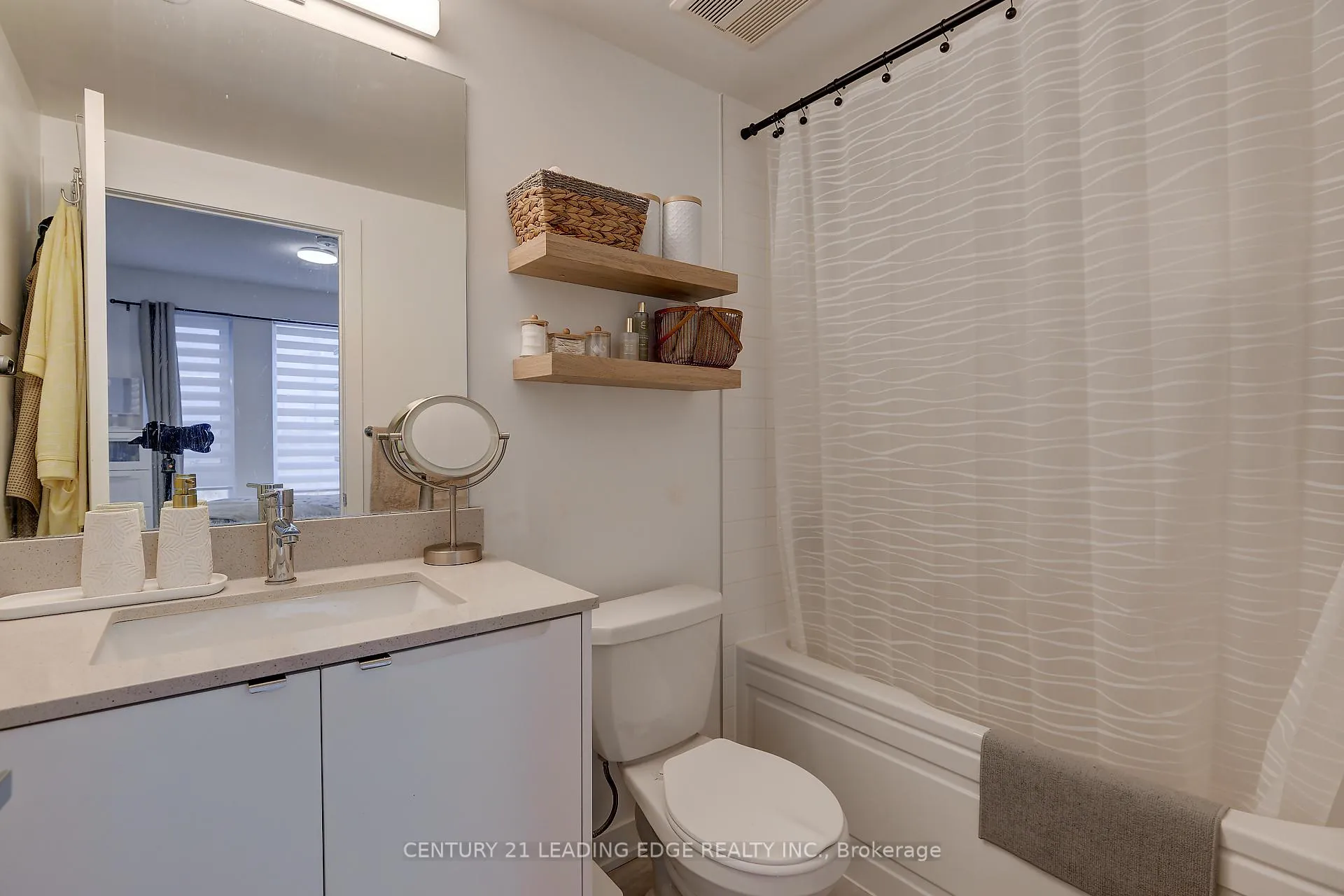 Photo 15 of Unit B211, 3200 Dakota Common, Burlington, Alton — HOMEH