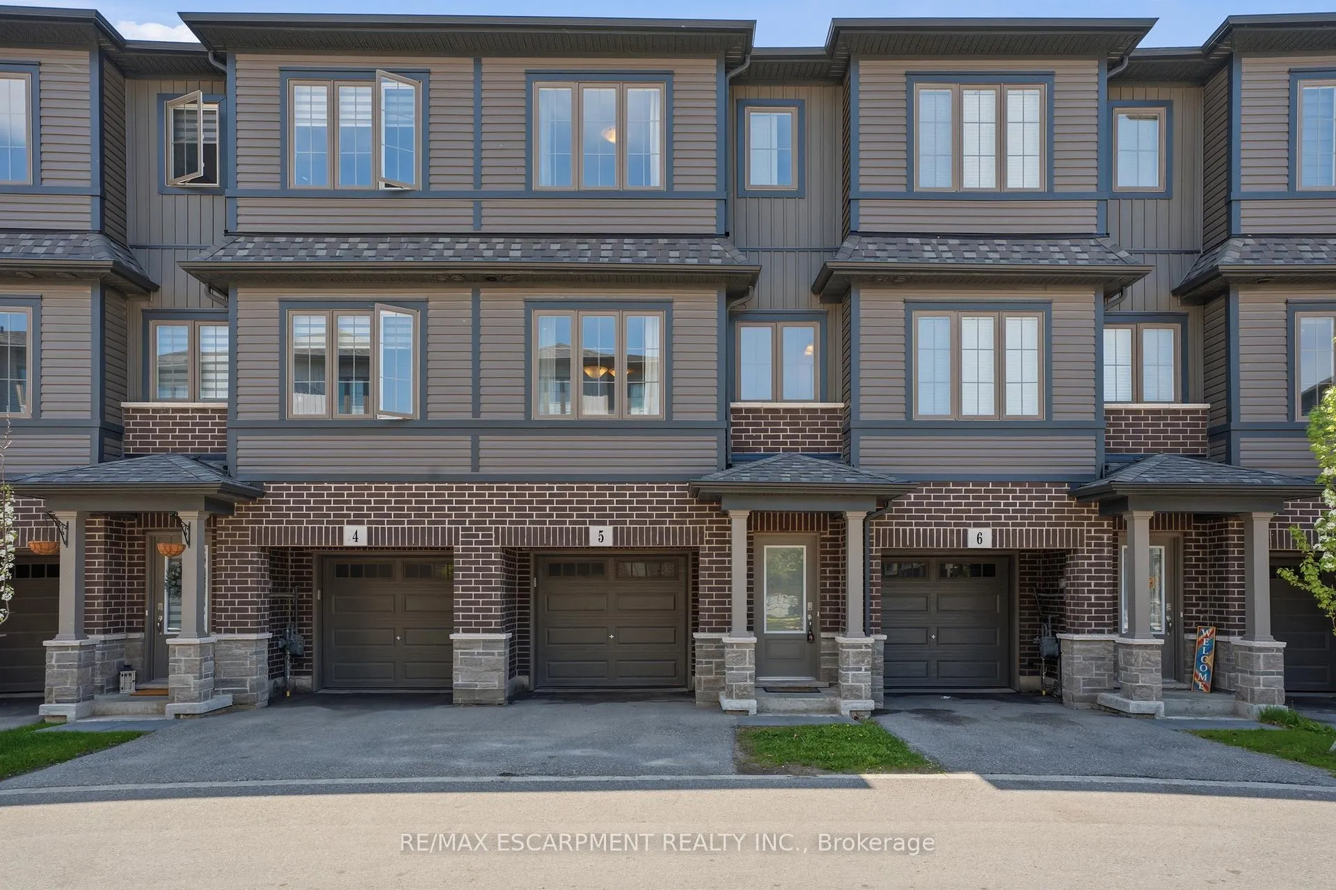 Front of Unit Unit 5, 124 Compass Trail