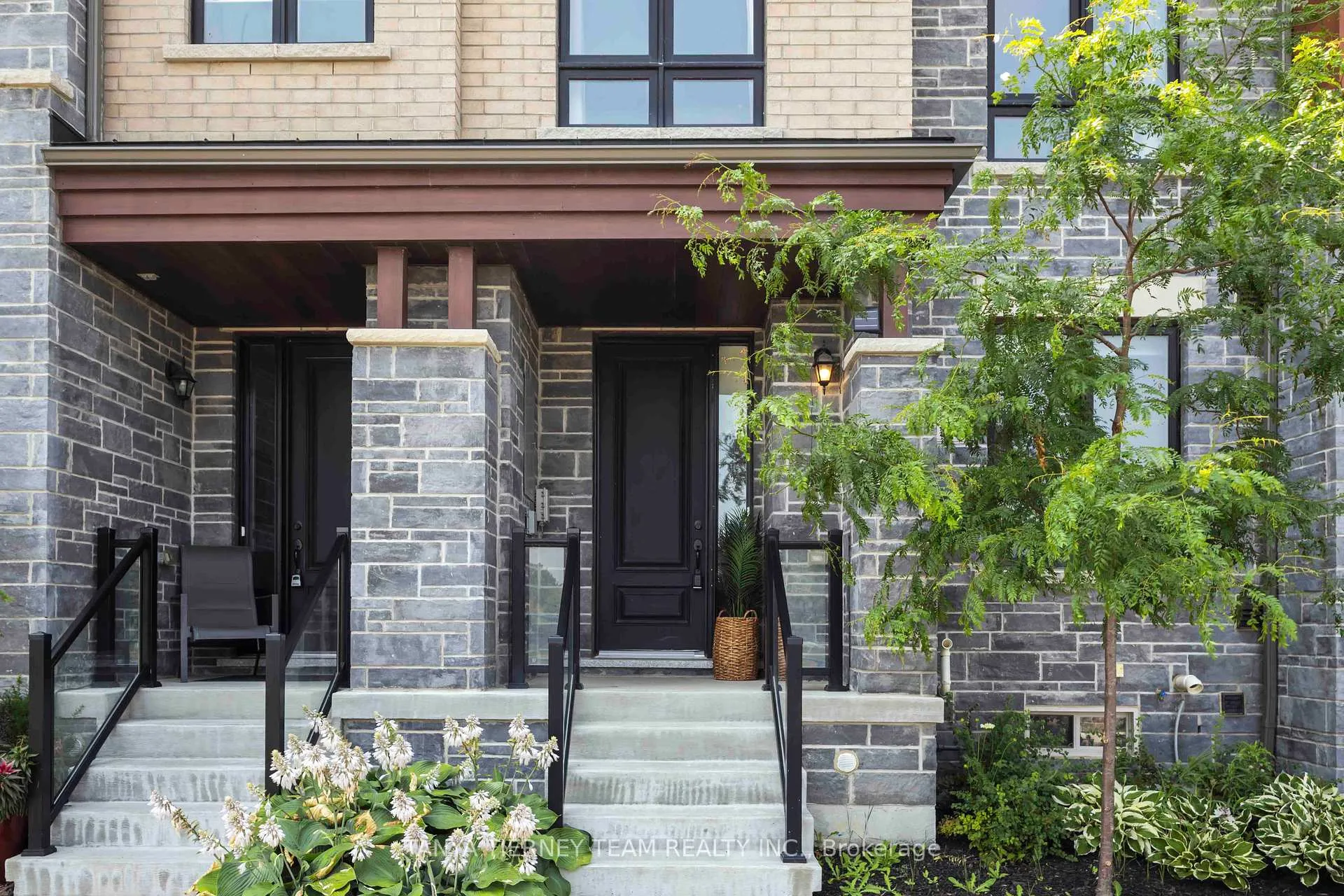 Photo 4 of 36 Dockside Way, Whitby, Port Whitby — HOMEH