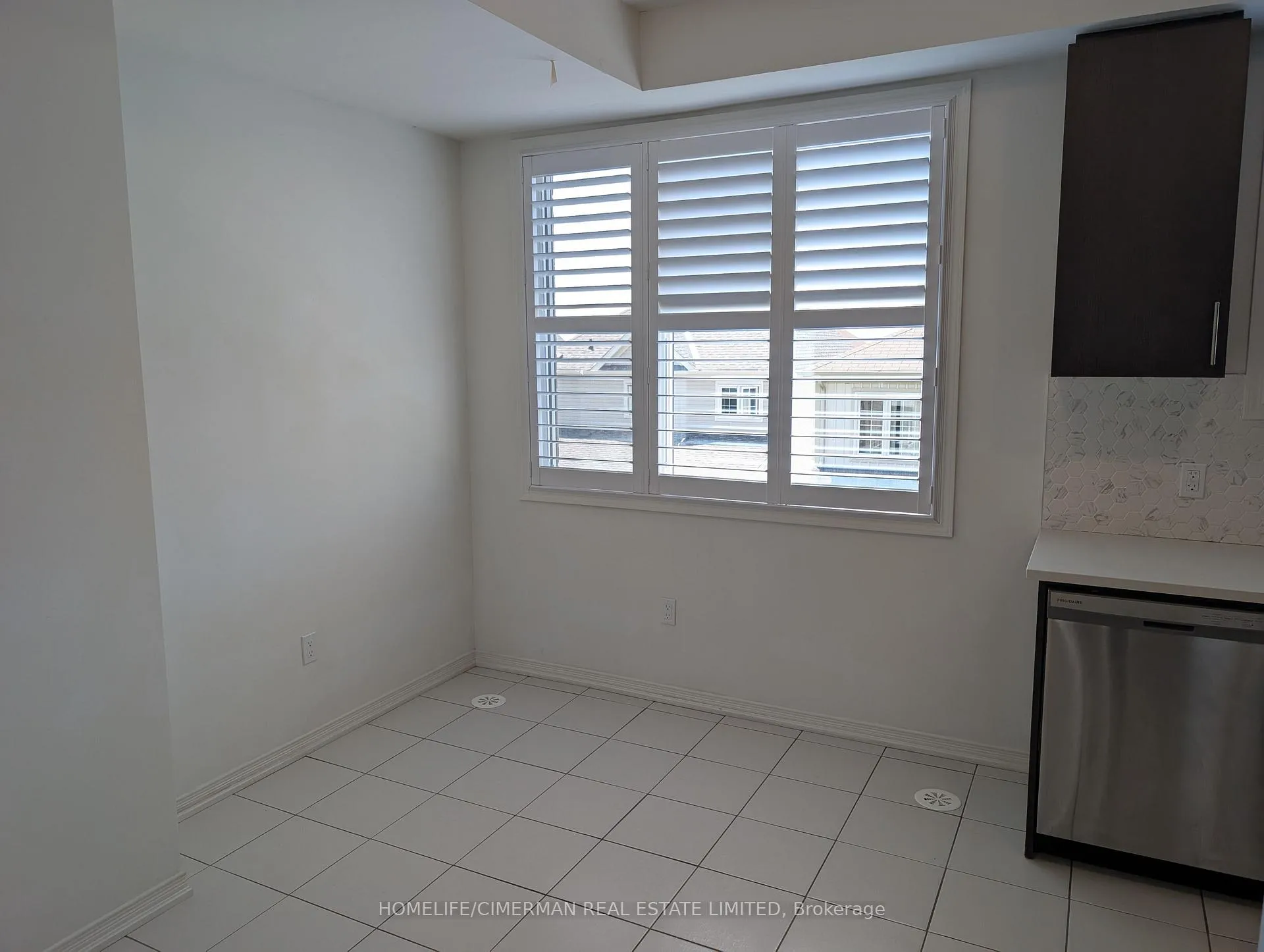 Photo 4 of 1410 Coral Springs Path, Oshawa, Taunton — HOMEH