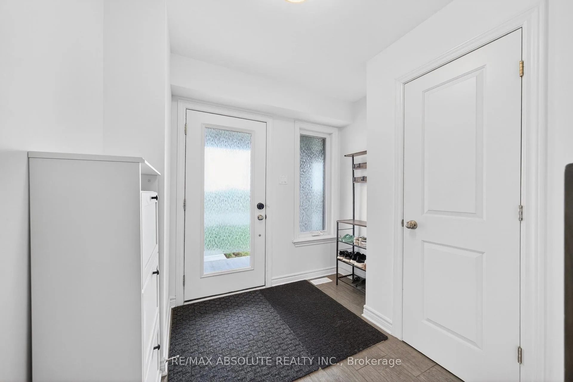 Photo 3 of 32 Verglas Lane, Ottawa, Mer Bleue/Bradley Estates/Anderson Park — HOMEH