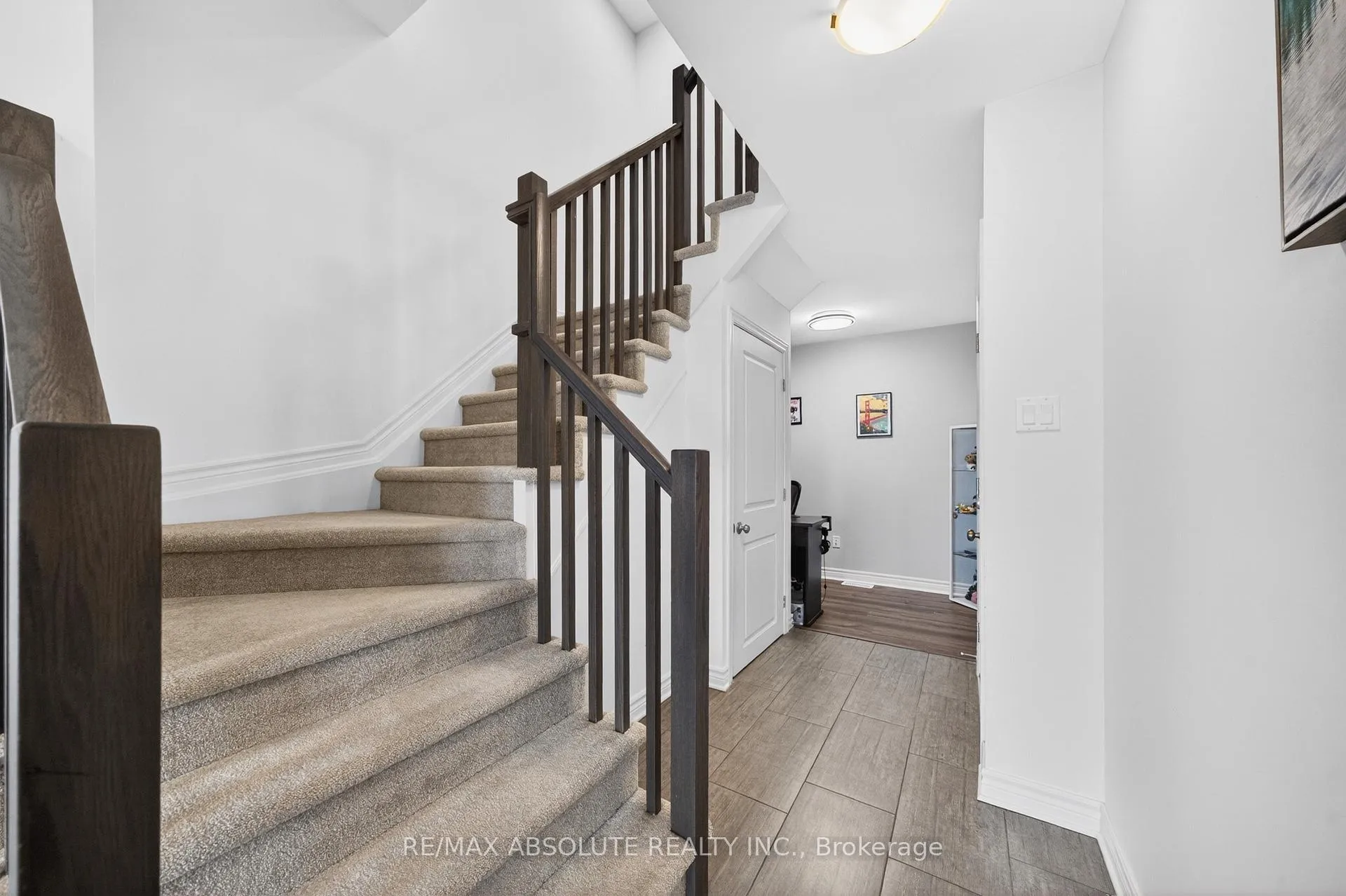 Photo 5 of 32 Verglas Lane, Ottawa, Mer Bleue/Bradley Estates/Anderson Park — HOMEH