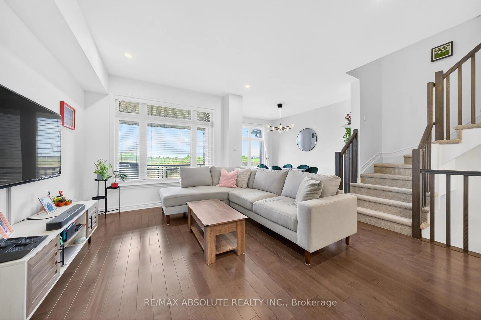 Photo 7 of 32 Verglas Lane, Ottawa, Mer Bleue/Bradley Estates/Anderson Park — HOMEH