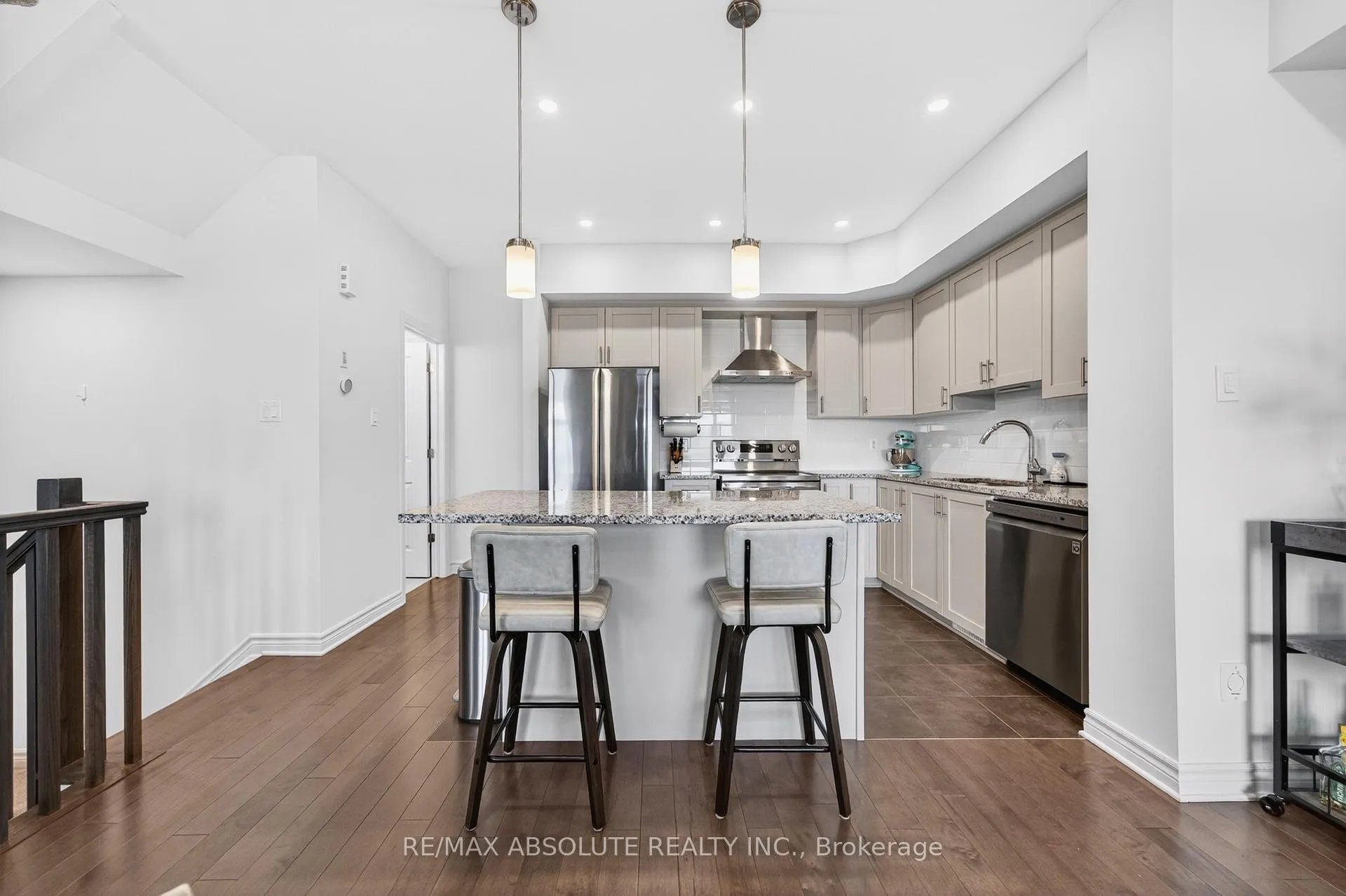 Photo 12 of 32 Verglas Lane, Ottawa, Mer Bleue/Bradley Estates/Anderson Park — HOMEH