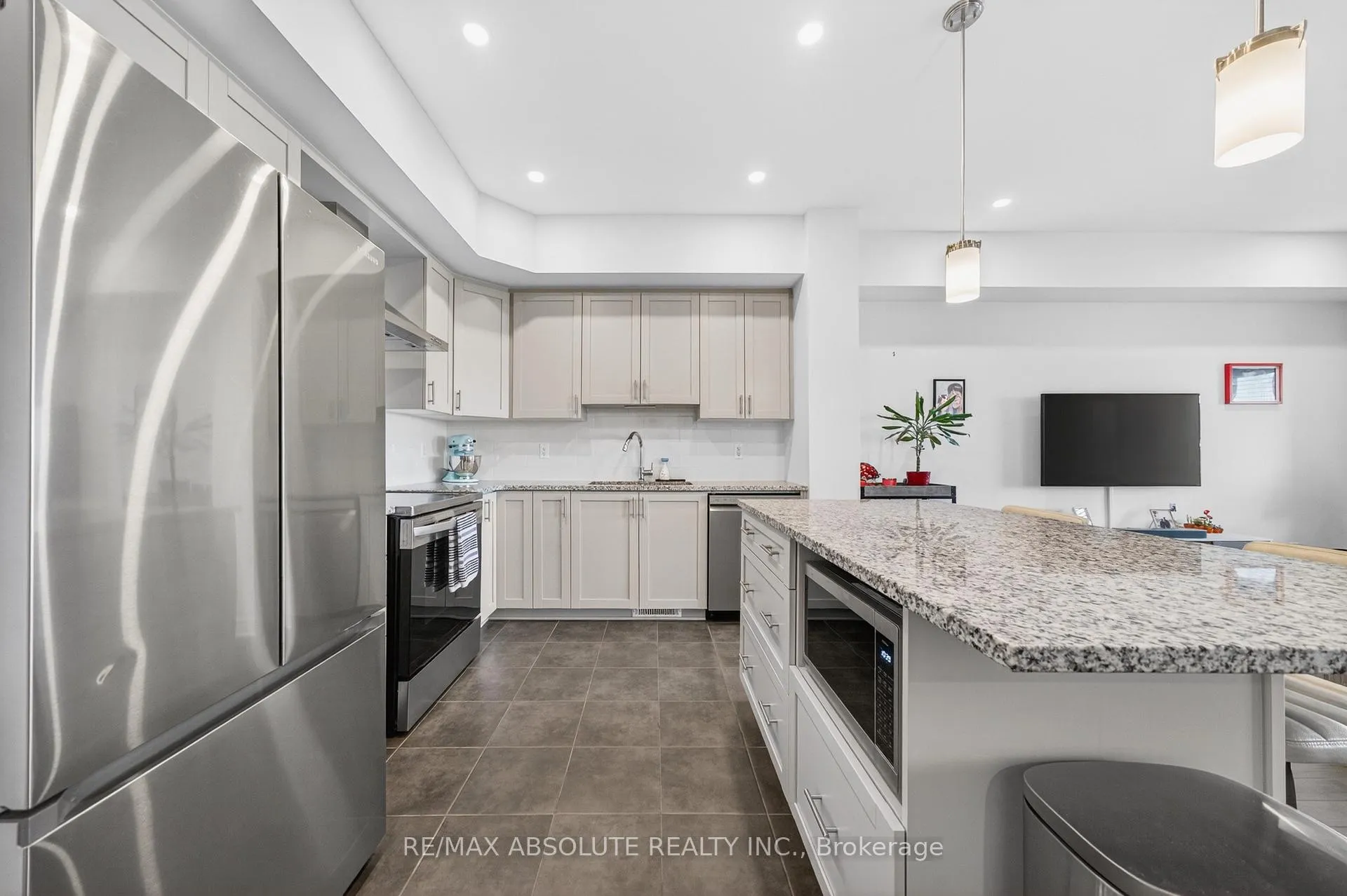 Photo 14 of 32 Verglas Lane, Ottawa, Mer Bleue/Bradley Estates/Anderson Park — HOMEH