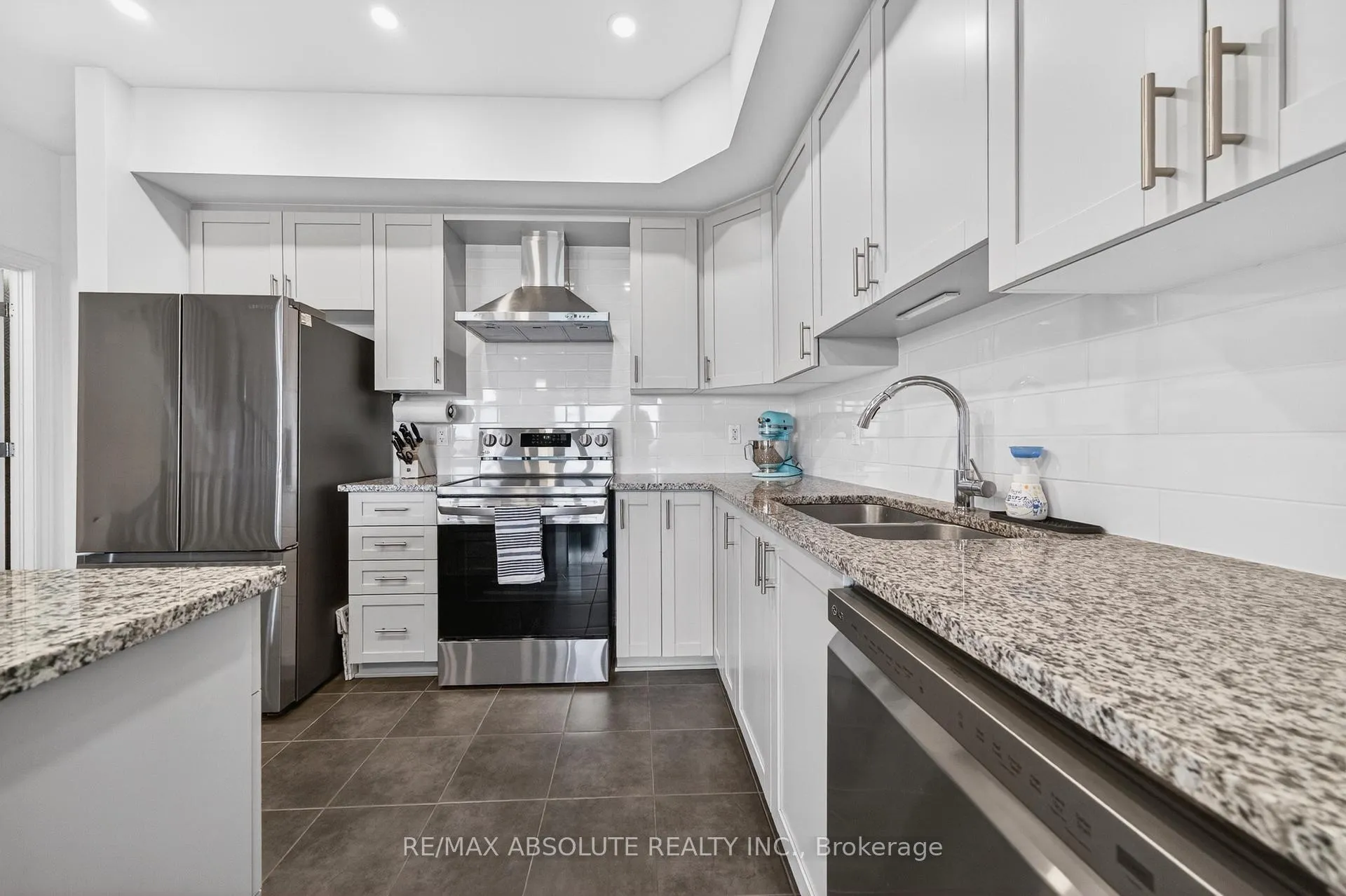 Photo 15 of 32 Verglas Lane, Ottawa, Mer Bleue/Bradley Estates/Anderson Park — HOMEH