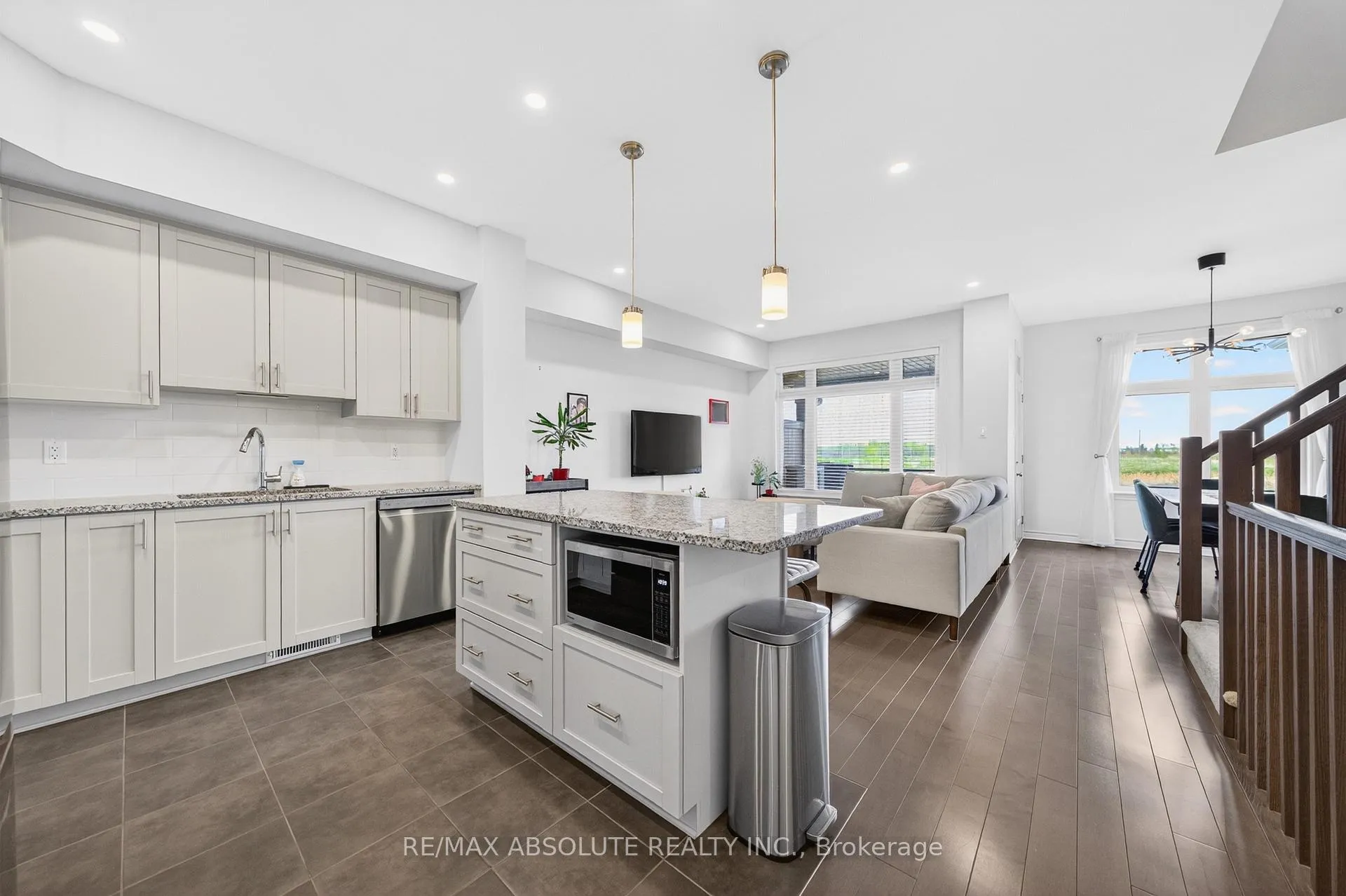 Photo 16 of 32 Verglas Lane, Ottawa, Mer Bleue/Bradley Estates/Anderson Park — HOMEH