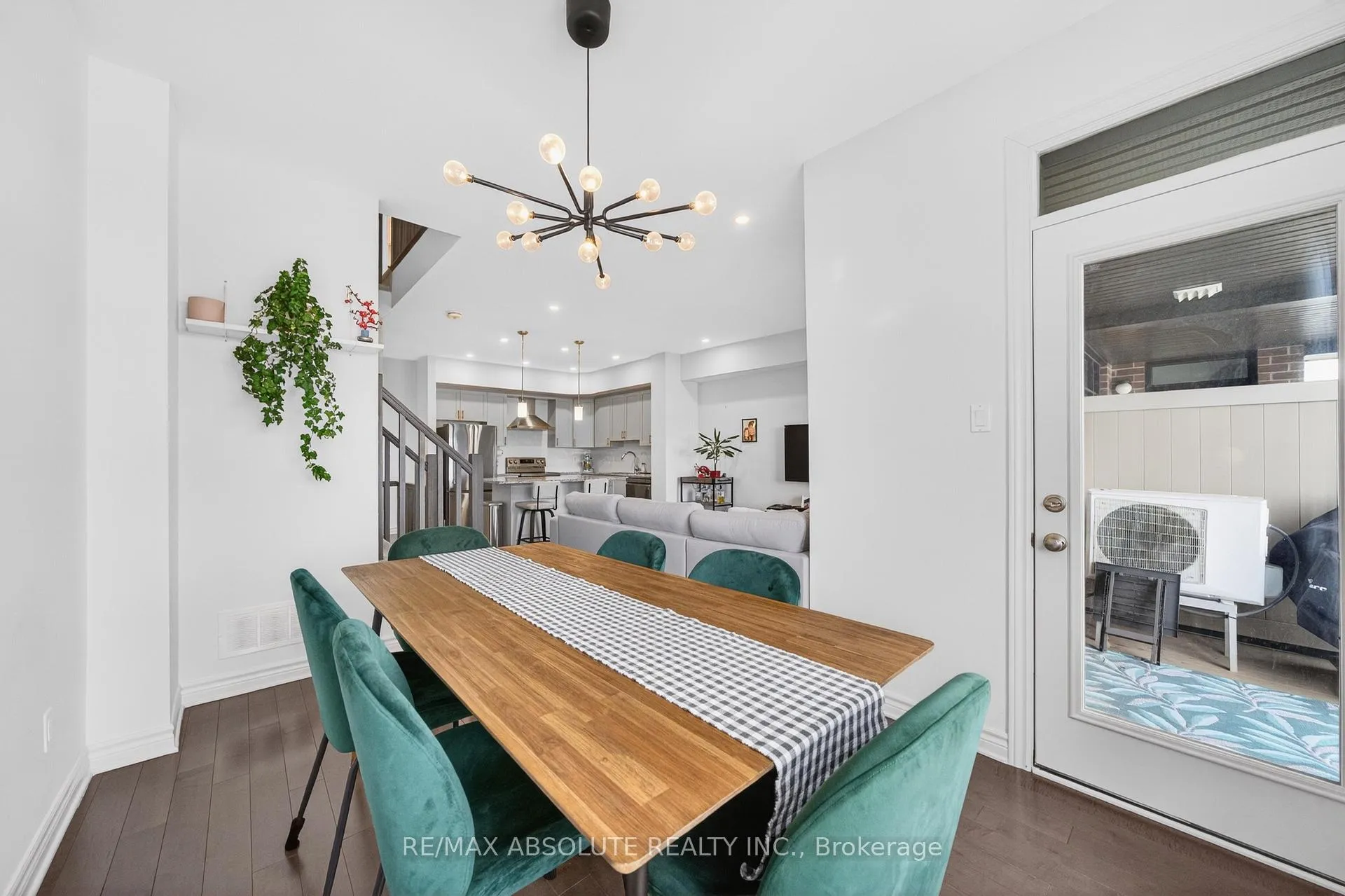 Photo 19 of 32 Verglas Lane, Ottawa, Mer Bleue/Bradley Estates/Anderson Park — HOMEH