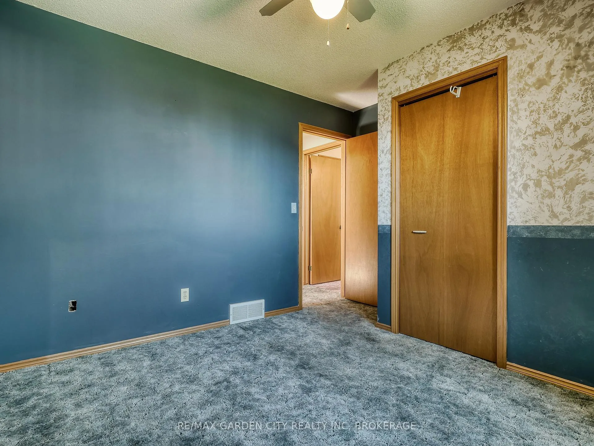 Photo 16 of 7740 Chorozy Street, Niagara Falls, Ascot — HOMEH
