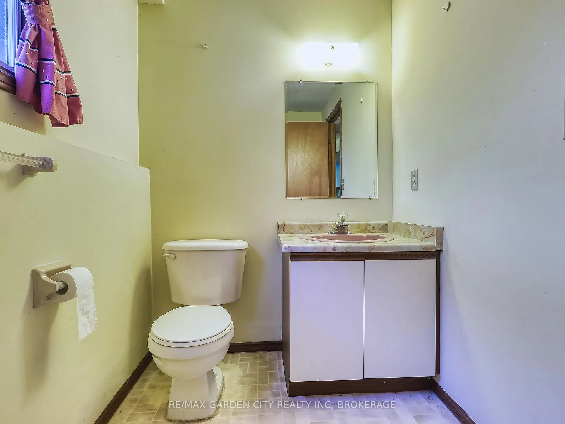 Photo 27 of 7740 Chorozy Street, Niagara Falls, Ascot — HOMEH