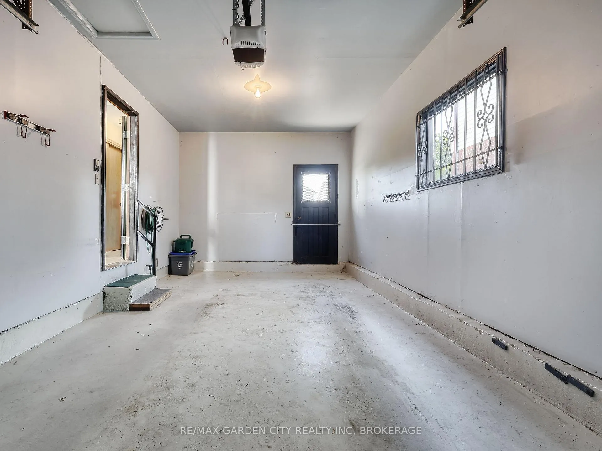 Photo 29 of 7740 Chorozy Street, Niagara Falls, Ascot — HOMEH