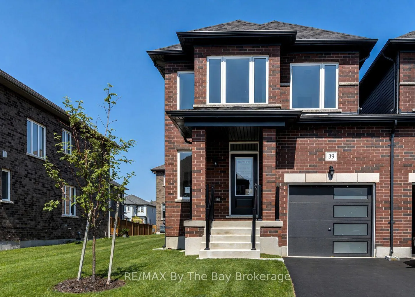 Photo 2 of 39 Lisa Street, Wasaga Beach — HOMEH