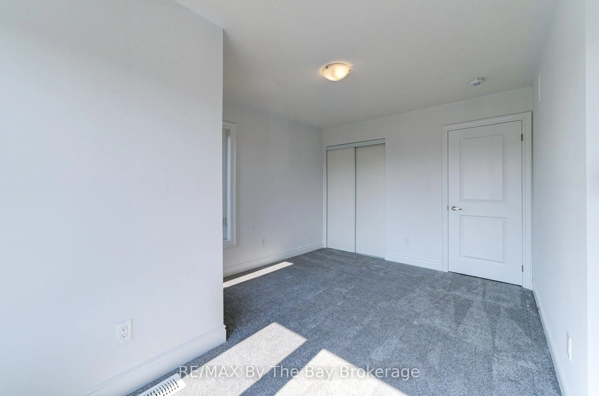 Photo 23 of 39 Lisa Street, Wasaga Beach — HOMEH