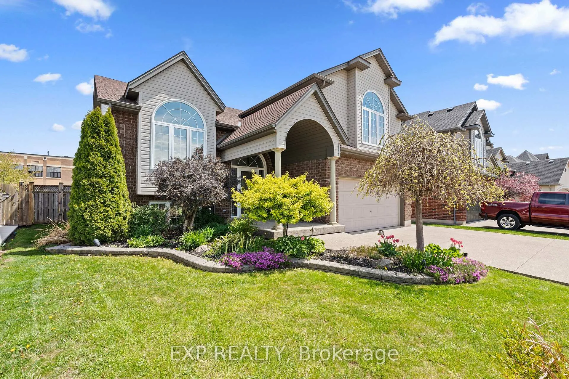 Photo 5 of 6296 Parkside Road, Niagara Falls, Forestview — HOMEH