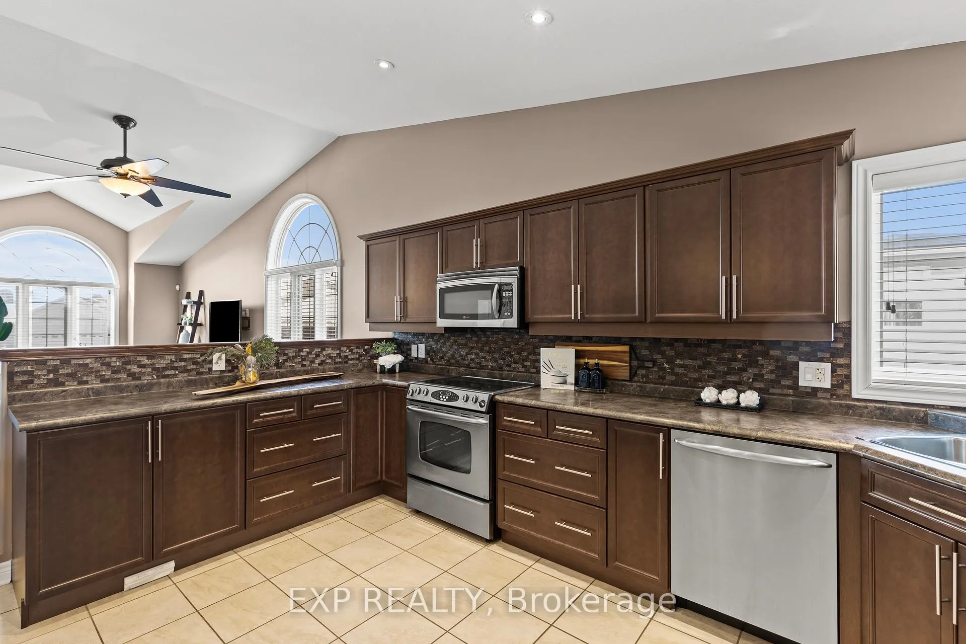 Photo 14 of 6296 Parkside Road, Niagara Falls, Forestview — HOMEH