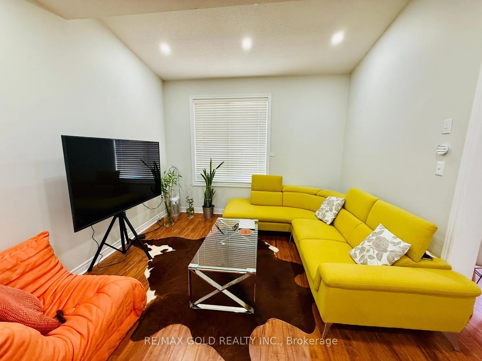 Photo 15 of 60 Swales Crescent, Brampton, Sandringham-Wellington — HOMEH