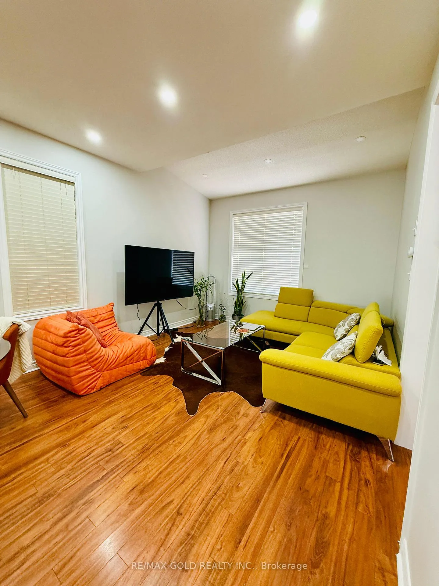Photo 18 of 60 Swales Crescent, Brampton, Sandringham-Wellington — HOMEH