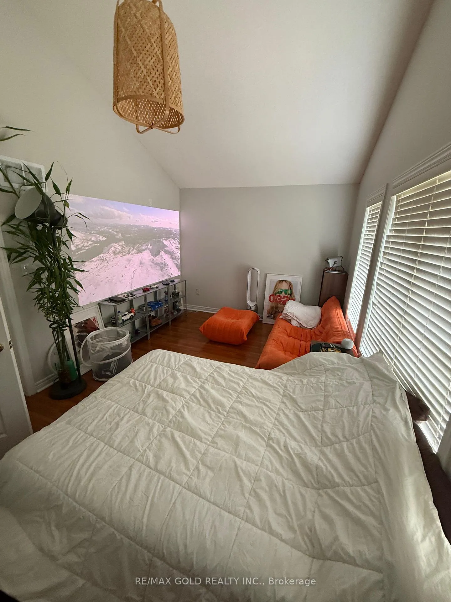 Photo 20 of 60 Swales Crescent, Brampton, Sandringham-Wellington — HOMEH
