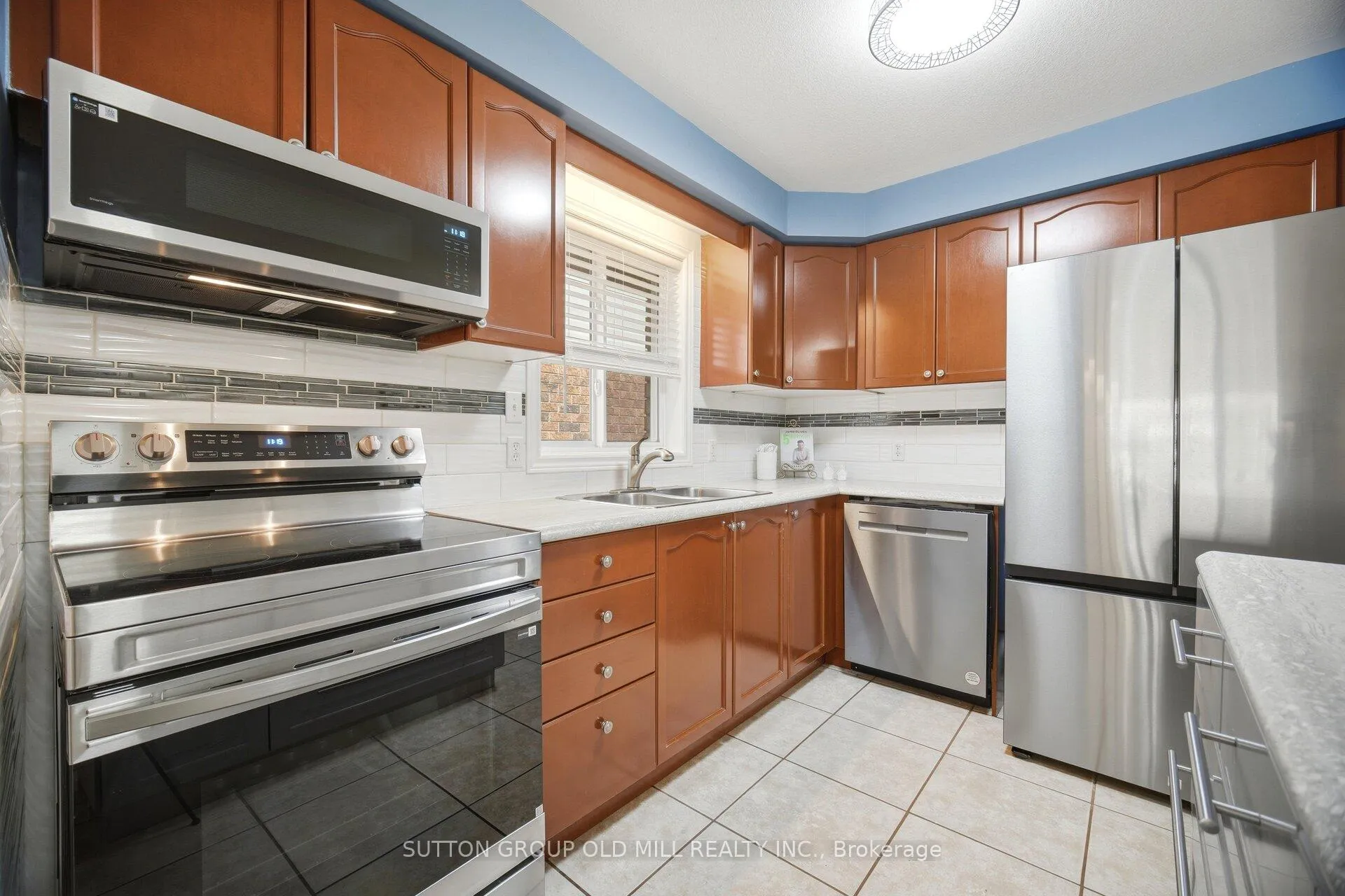 Photo 11 of 26 Edna Avenue, Hamilton, Rural Glanbrook — HOMEH