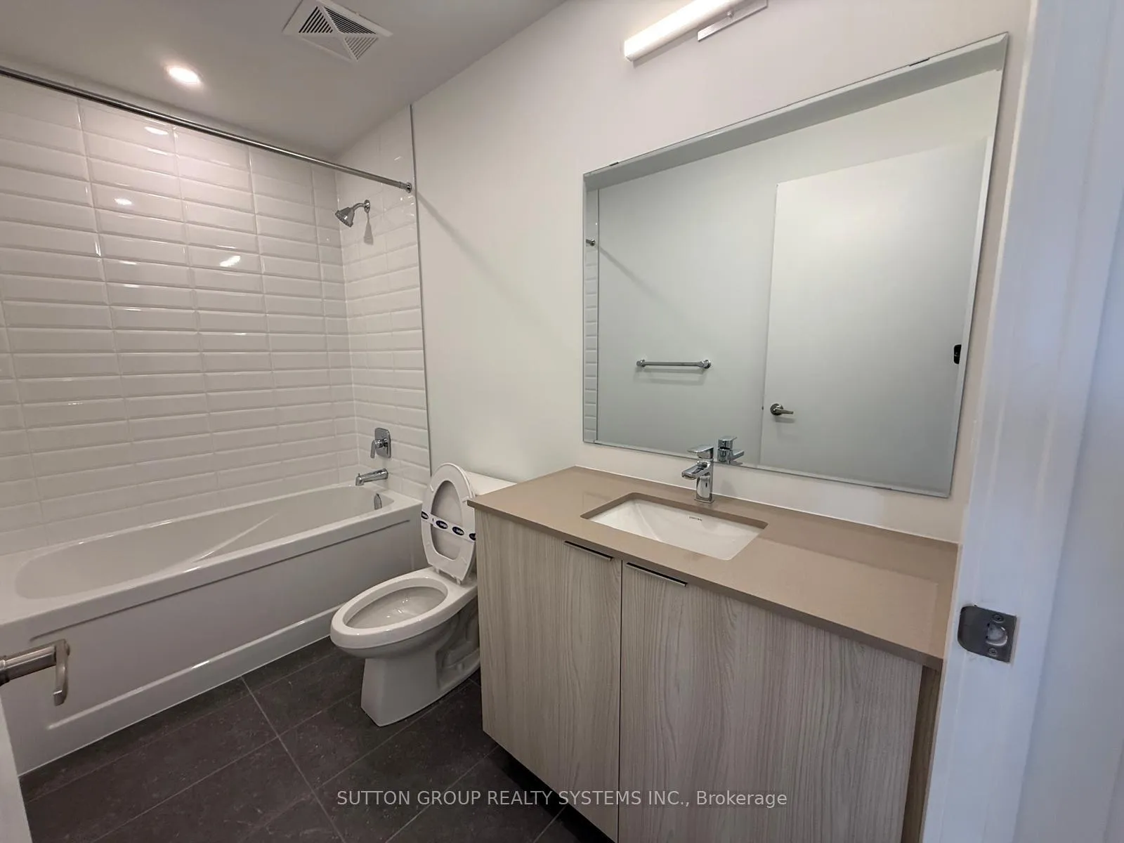 Photo 13 of 740 Whitlock Avenue, Milton, Cobban — HOMEH