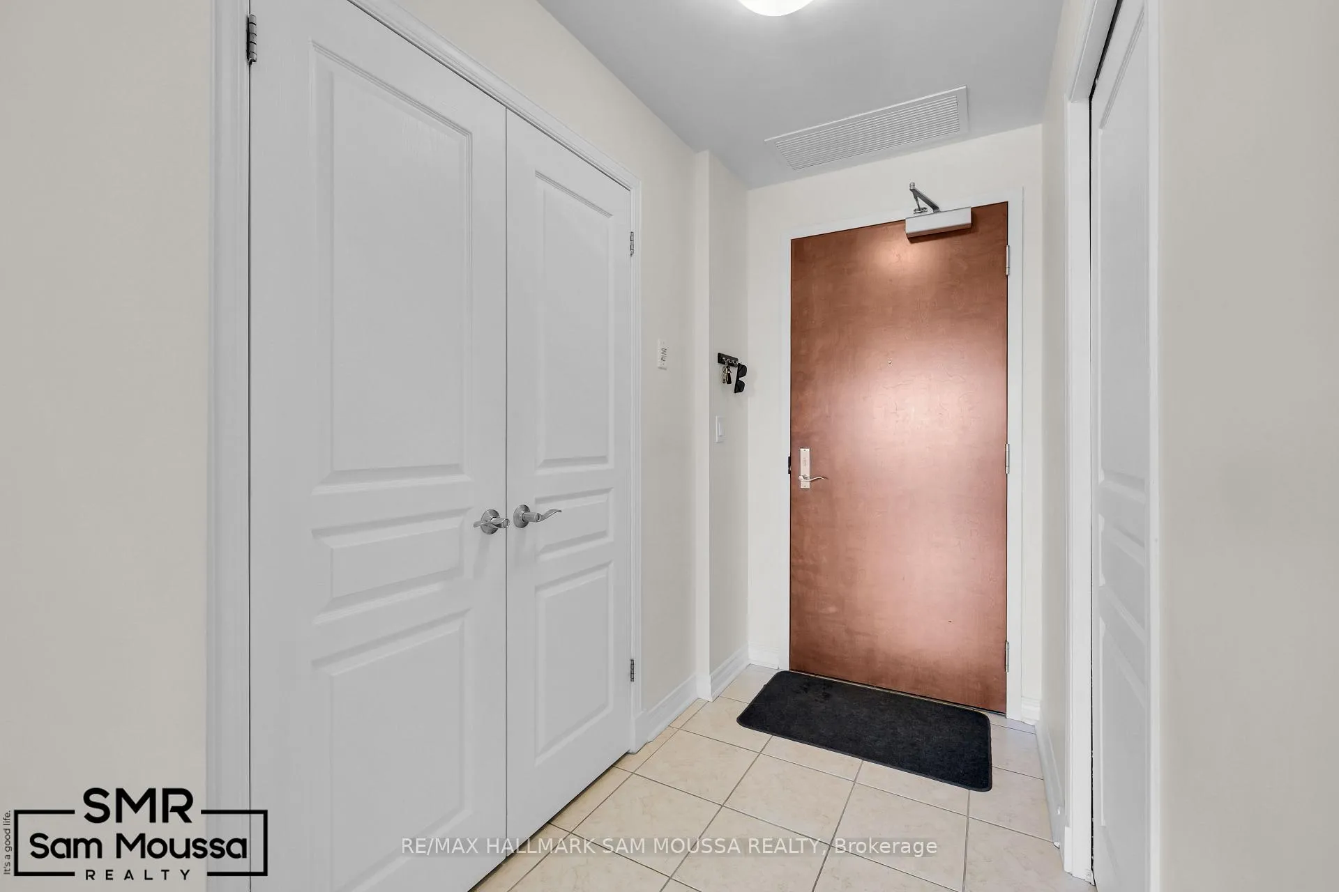Photo 5 of Unit 112, 955 Beauparc Private, Ottawa, Cyrville — HOMEH