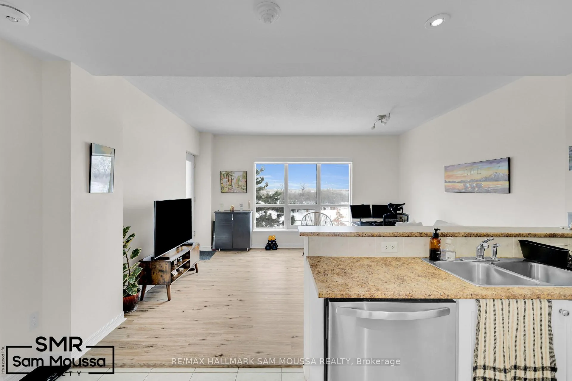 Photo 8 of Unit 112, 955 Beauparc Private, Ottawa, Cyrville — HOMEH