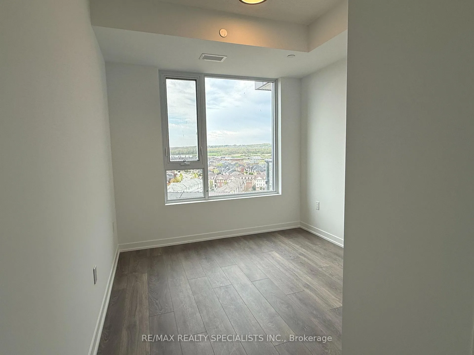 Photo 12 of Unit C1110, 4878 Powers Common, Burlington, Alton — HOMEH
