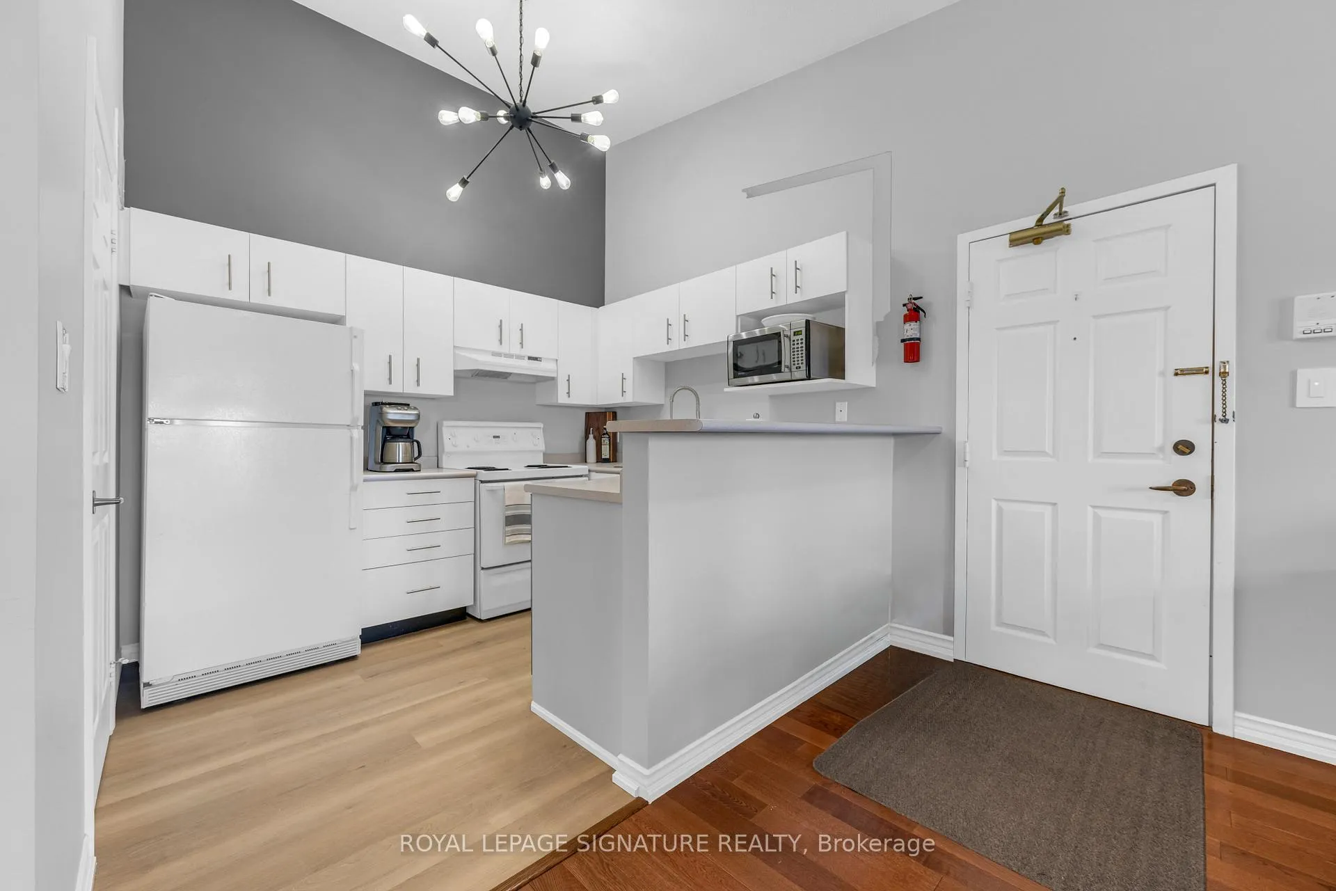 Photo 9 of Unit 410, 4005 Kilmer Drive, Burlington, Tansley — HOMEH