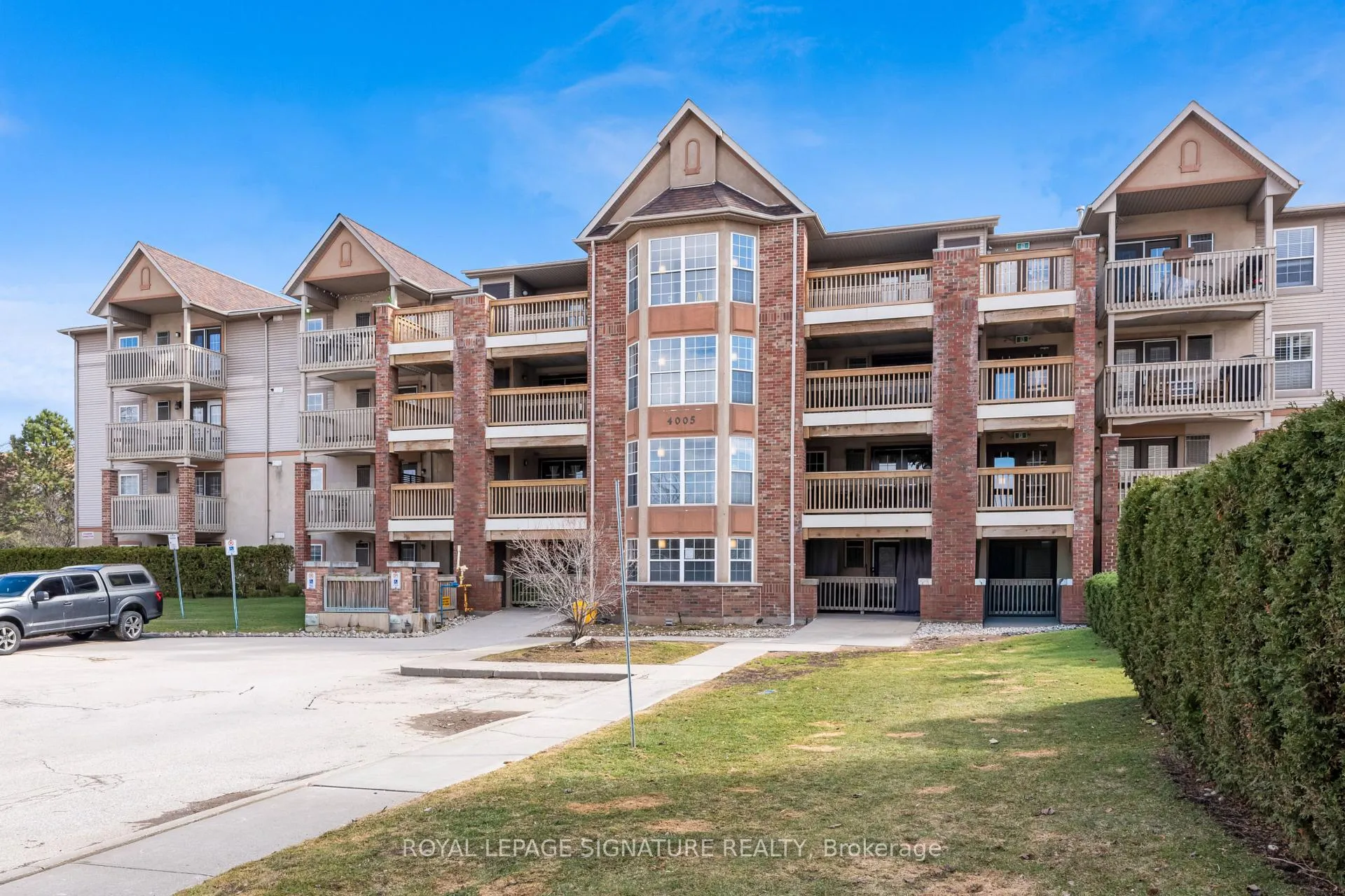 Photo 22 of Unit 410, 4005 Kilmer Drive, Burlington, Tansley — HOMEH