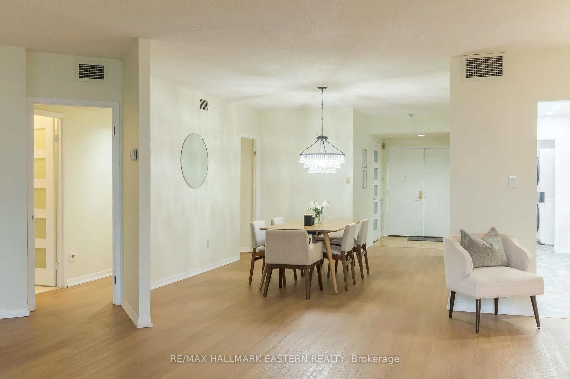 Photo 3 of Unit 204, 1818 Cherryhill Road, Peterborough, Monaghan Ward 2 — HOMEH